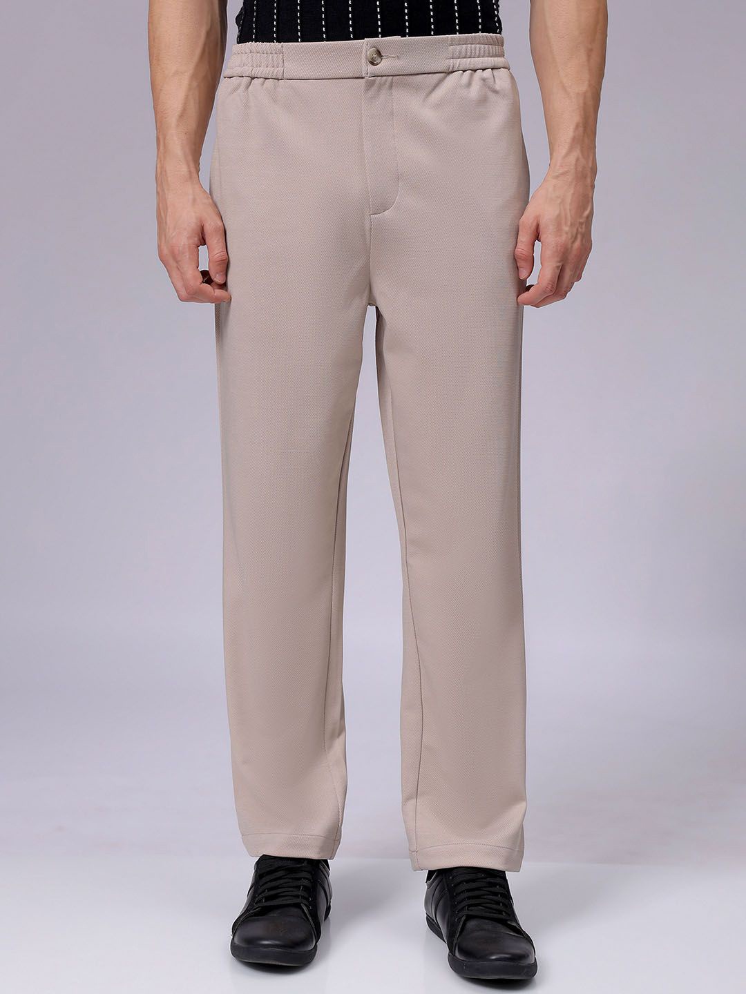 

The Indian Garage Co Men Regular Fit Chinos Trousers, Beige