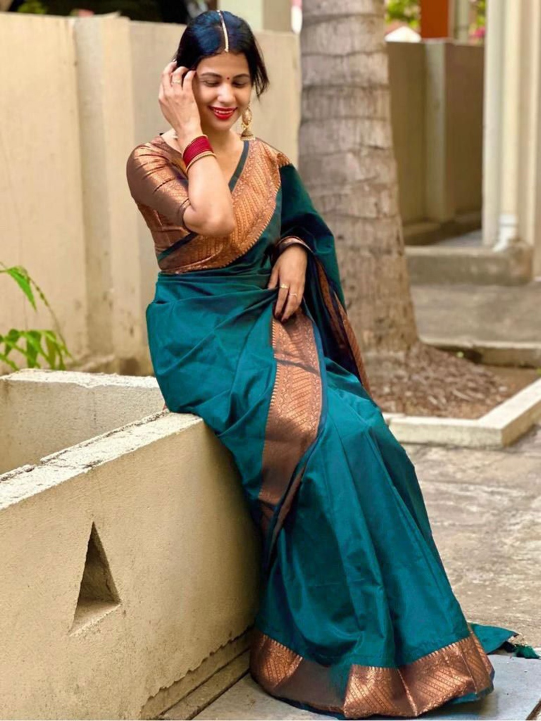

Visit Wear Zari Pure Silk Banarasi Saree, Teal