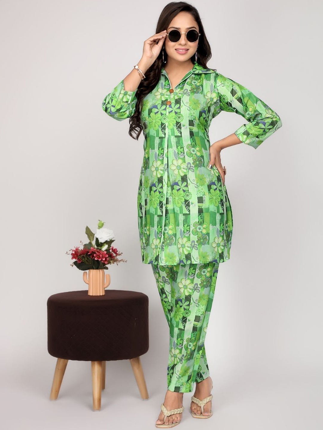 

NIJANAND TEXTILE Shirt Collar Printed Pure Cotton Top With Trouser, Green