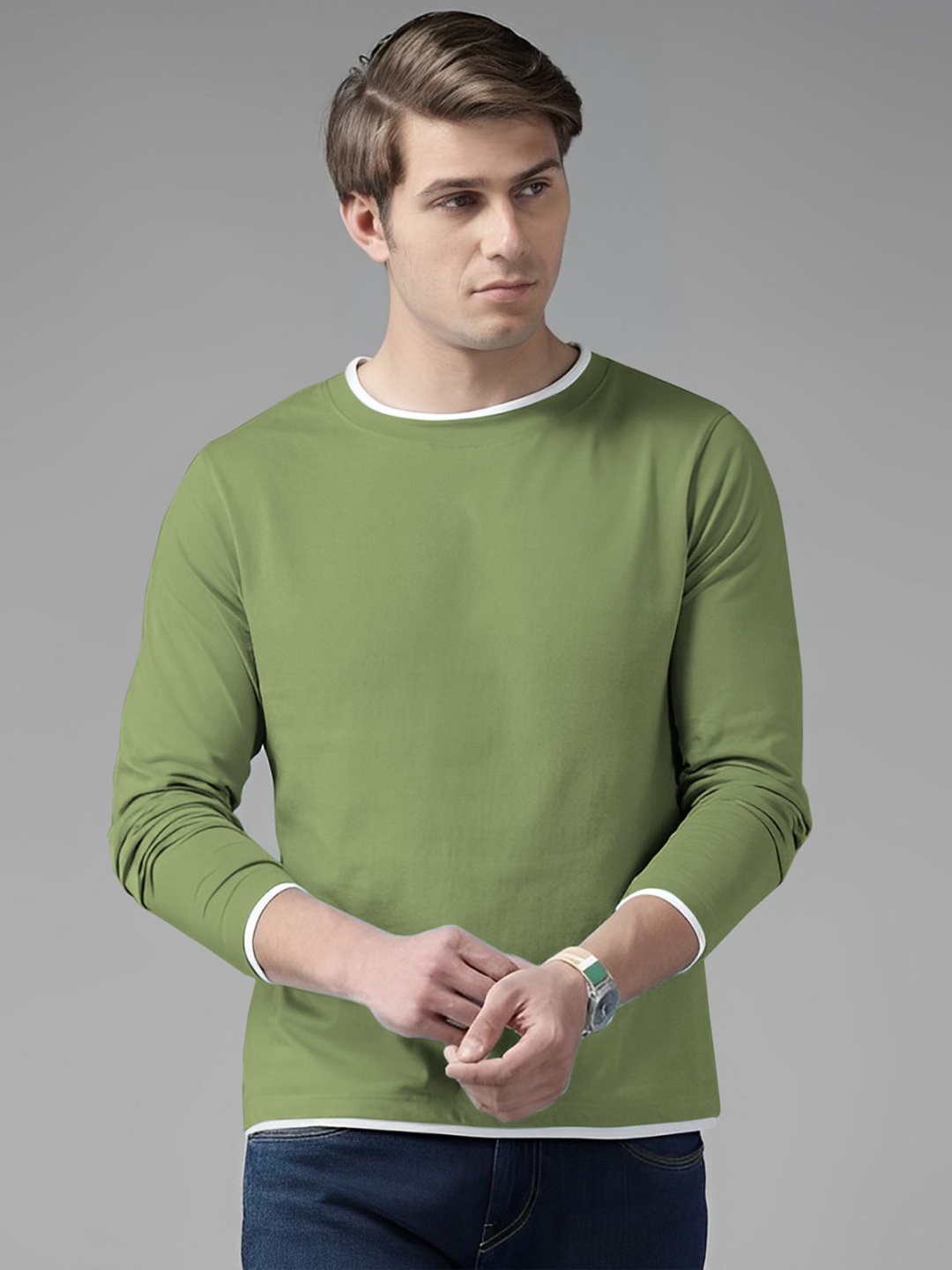 

AUSK Men Solid Round Neck T-shirt, Green