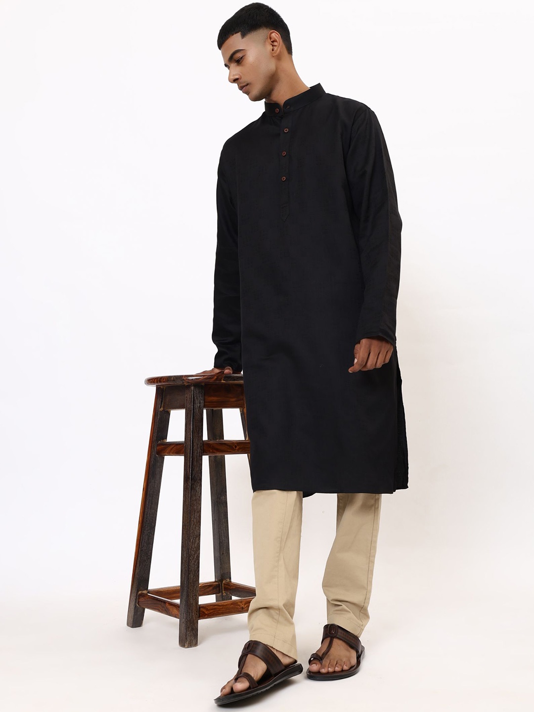 

ZARI Men Geometric Cotton Kurta, Black