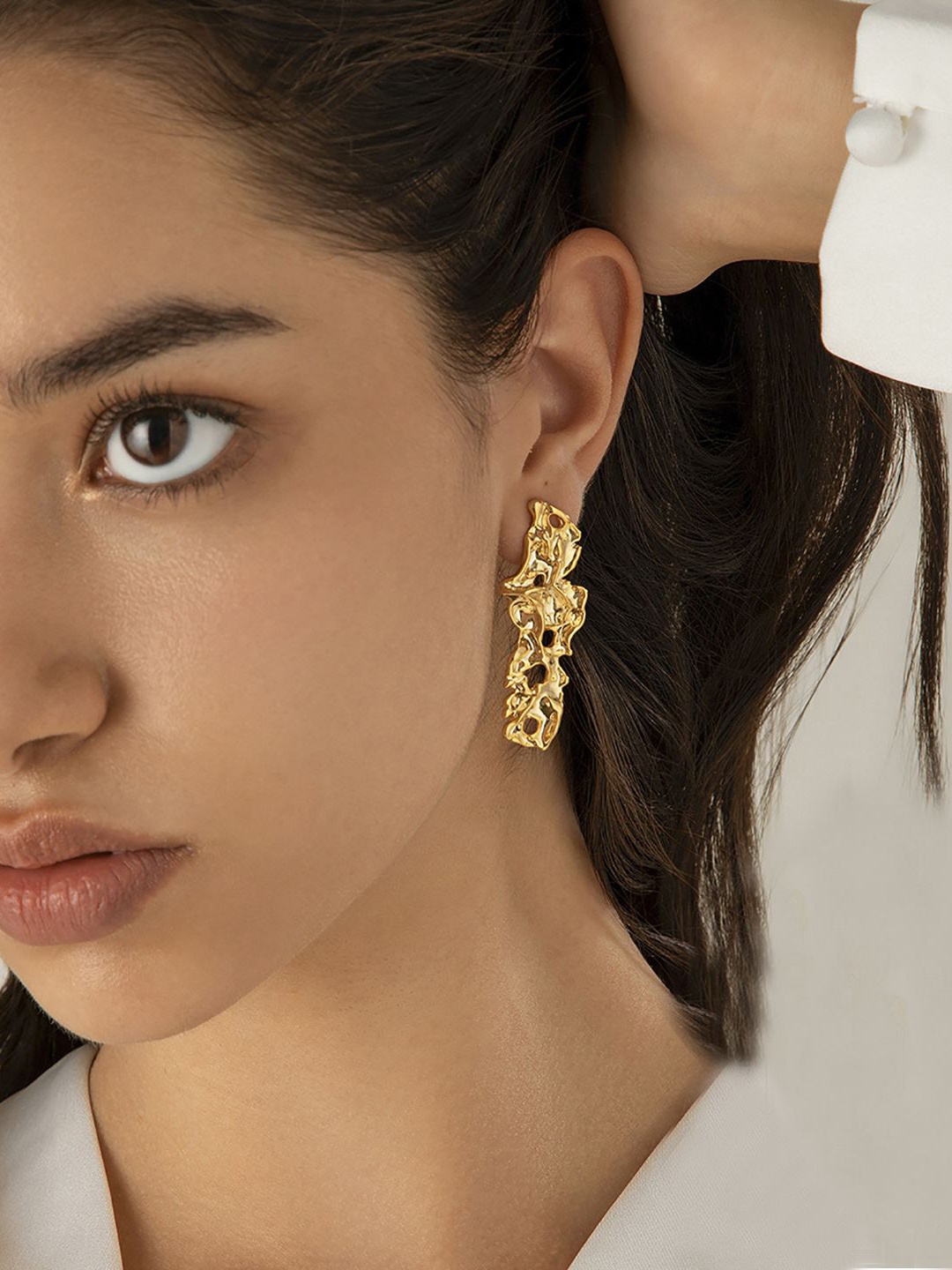 

StyleCast x Revolte Gold-Plated Contemporary Drop Earrings