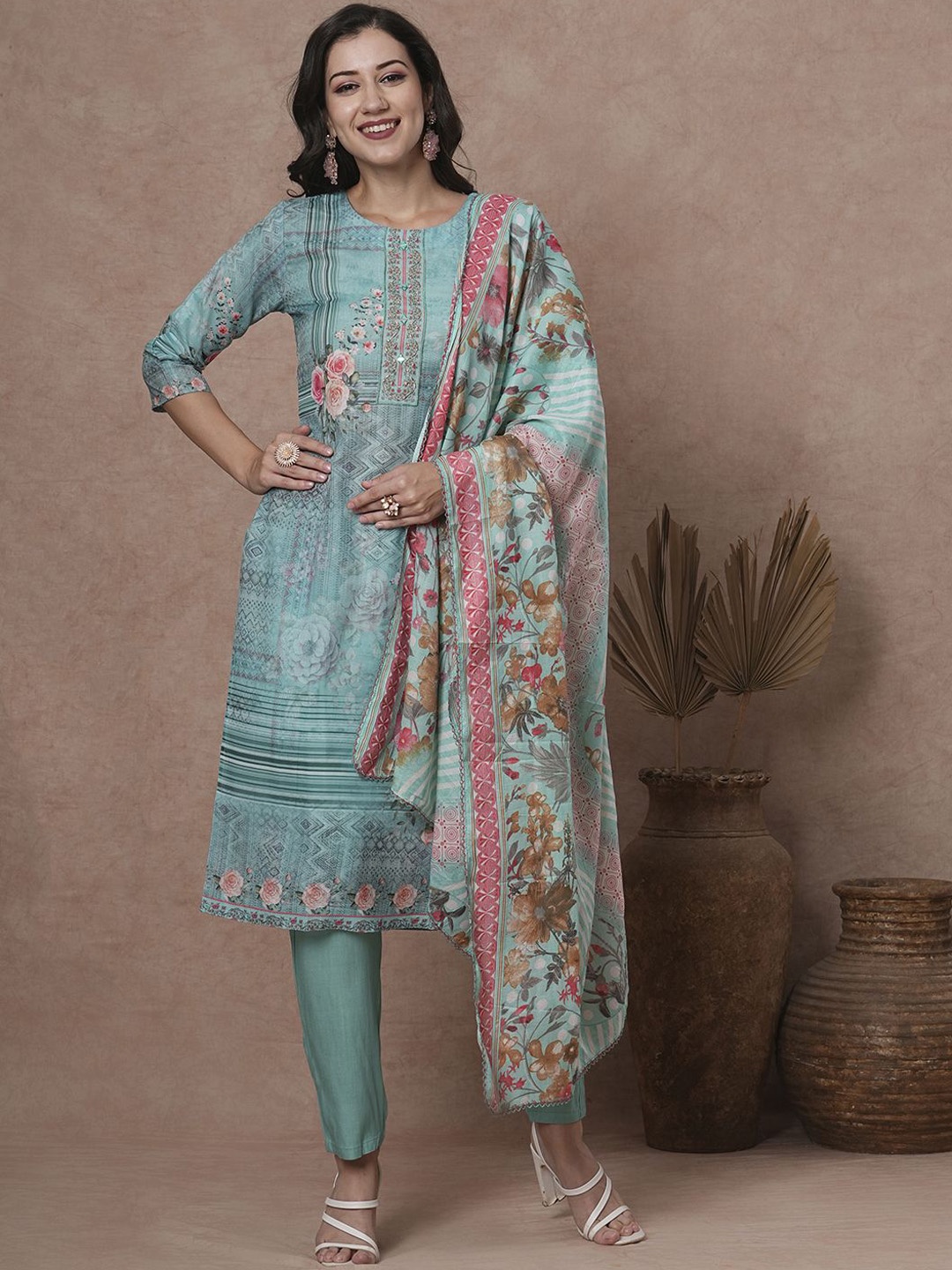 

FASHOR Blue Floral Printed Round Neck Straight Kurta With Trousers & Dupatta