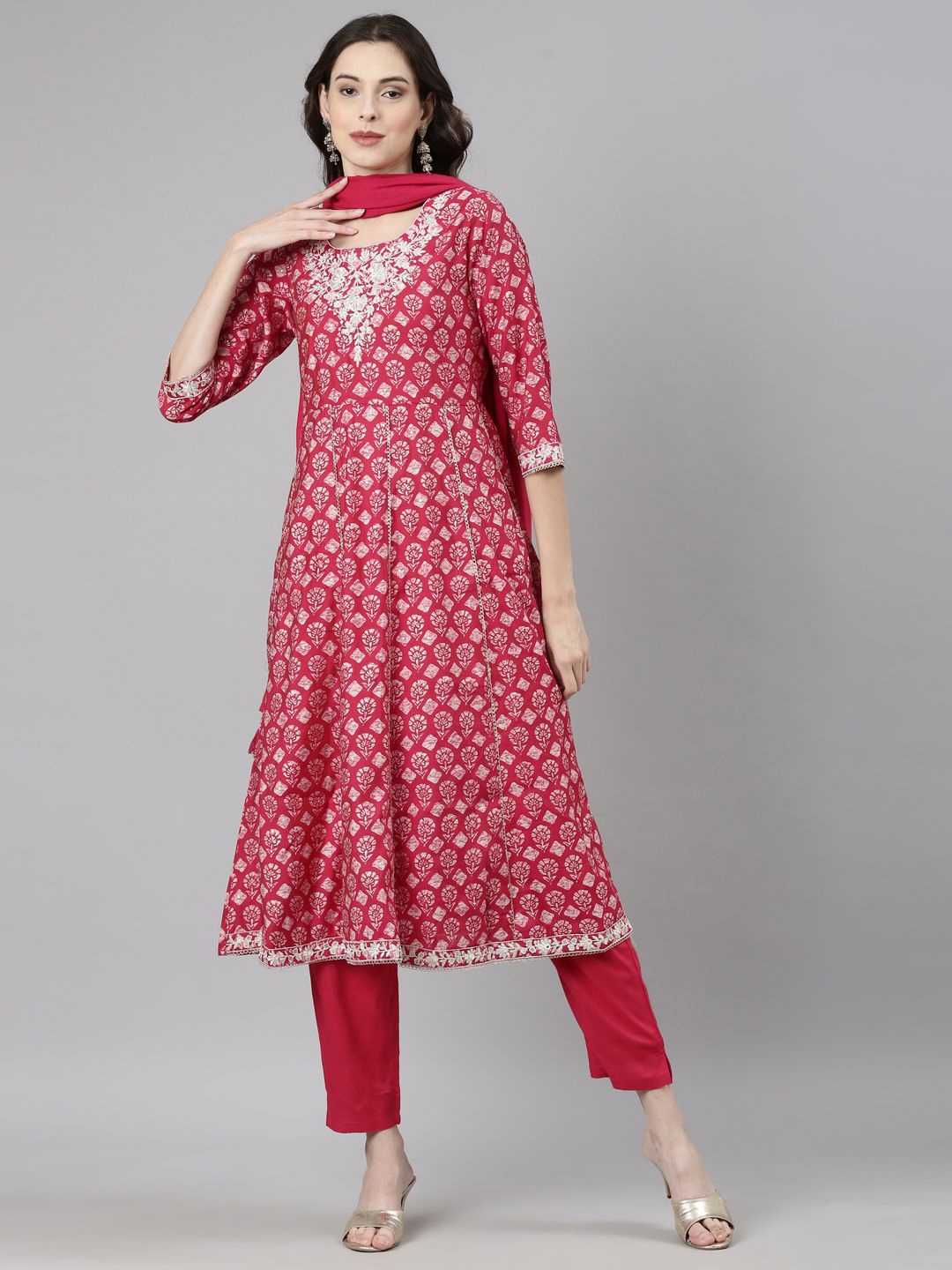 

Neerus Floral Printed Panelled Aari Work Kurta with Trouser & Dupatta, Pink