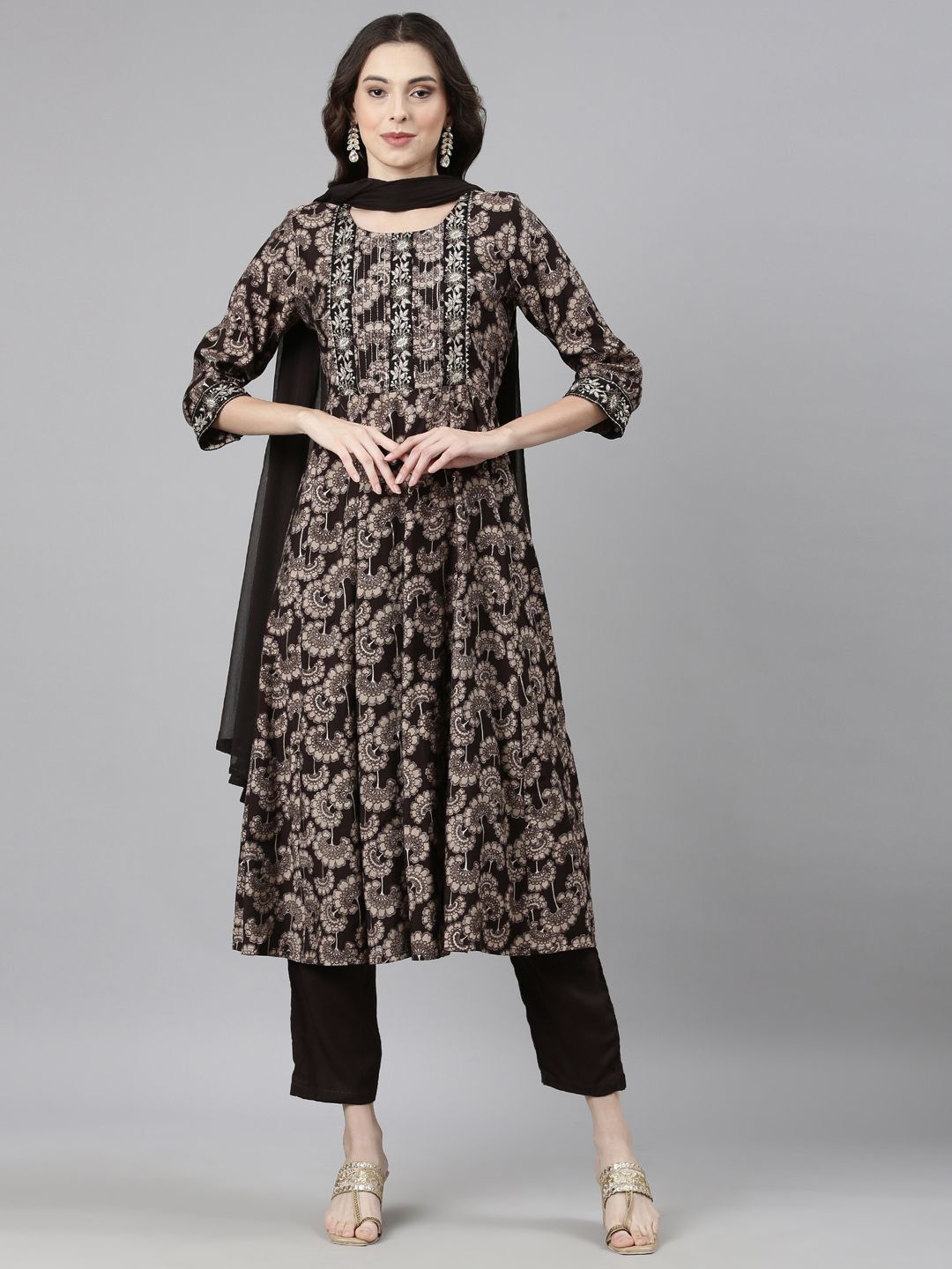 

Neerus Floral Printed Gotta Patti Kurta with Trouser & Dupatta, Brown