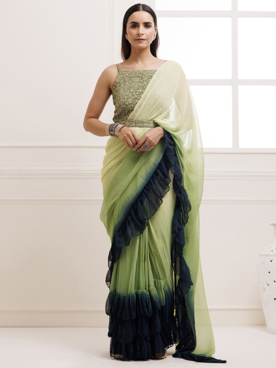 

Geroo Luxe Tie and Dye Dyed Saree, Navy blue
