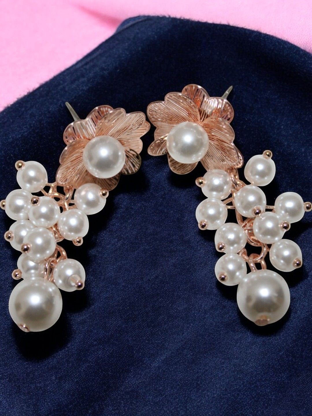 

Jolly Faces Pearls Contemporary Drop Earrings, White
