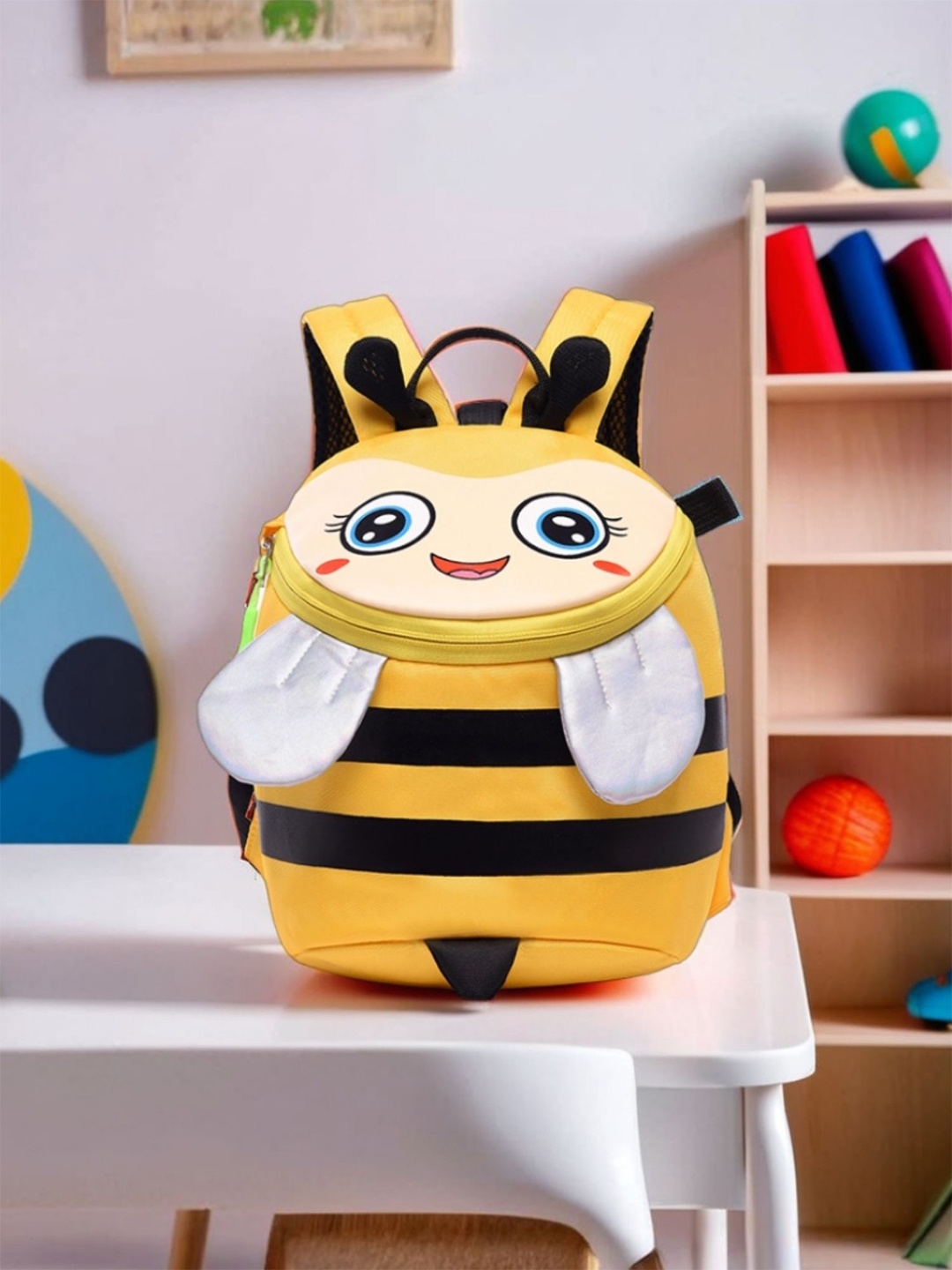 

Tinker Squad Honey Bee Theme Casual Picnic Small Backpack, Yellow