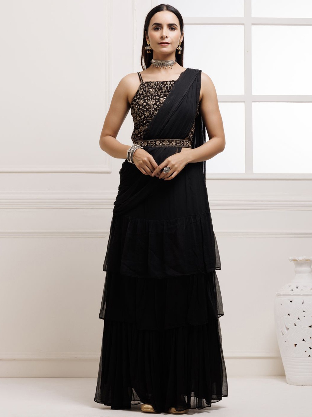 

Geroo Luxe Ready to Wear Ruffle Saree, Black