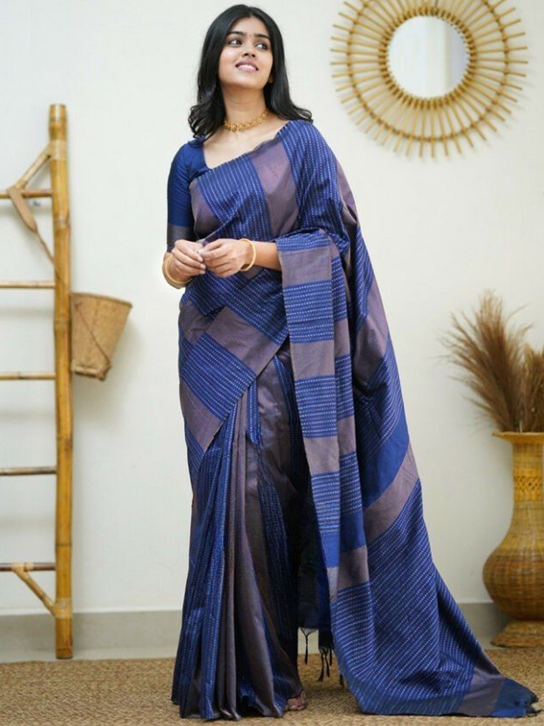 

Fashion Booms Woven Design Zari Pure Silk Banarasi Saree, Navy blue