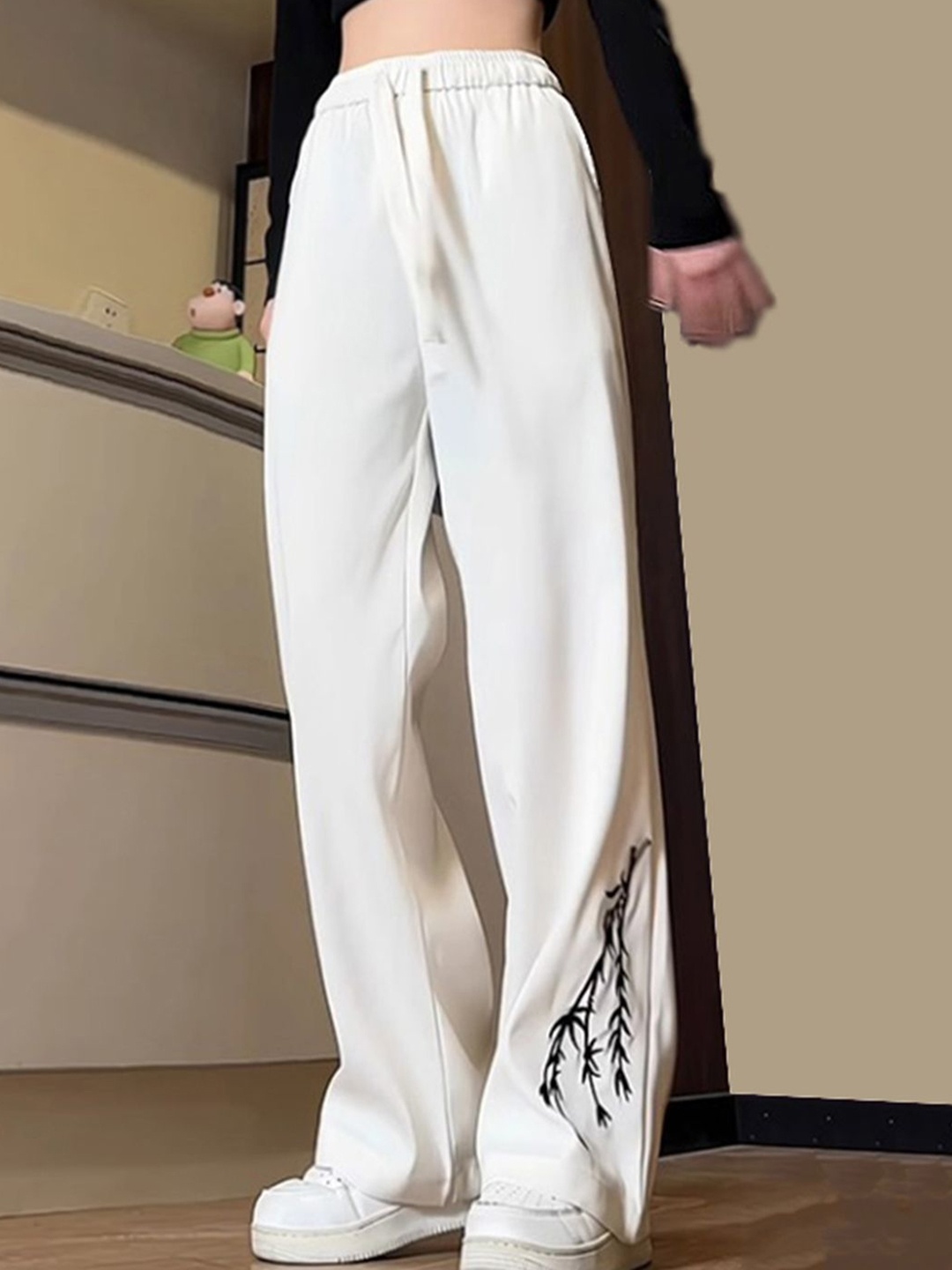 

StyleCast Women Floral Printed Straight Fit Mid-Rise Wrinkle Free Trousers, White