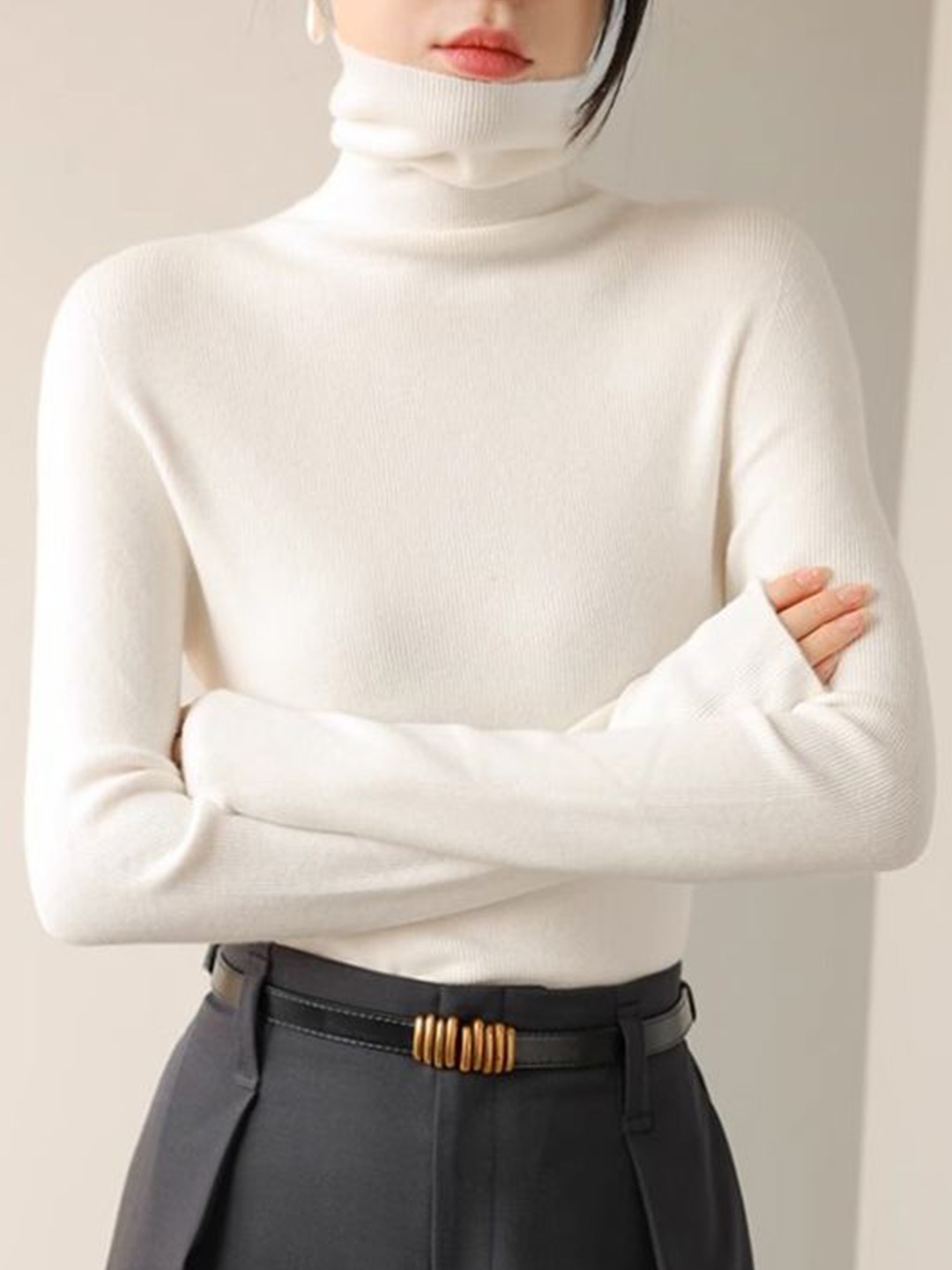 

LULU & SKY Women Ribbed Turtle Neck Pullover, White
