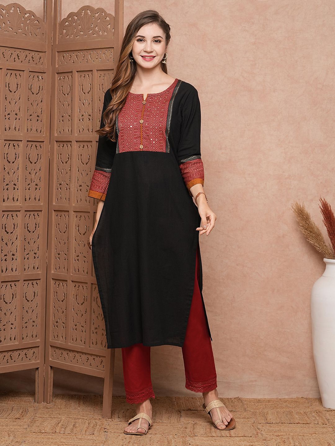 

FASHOR Ethnic Motifs Embellished Sequinned Cotton Straight Kurta, Black