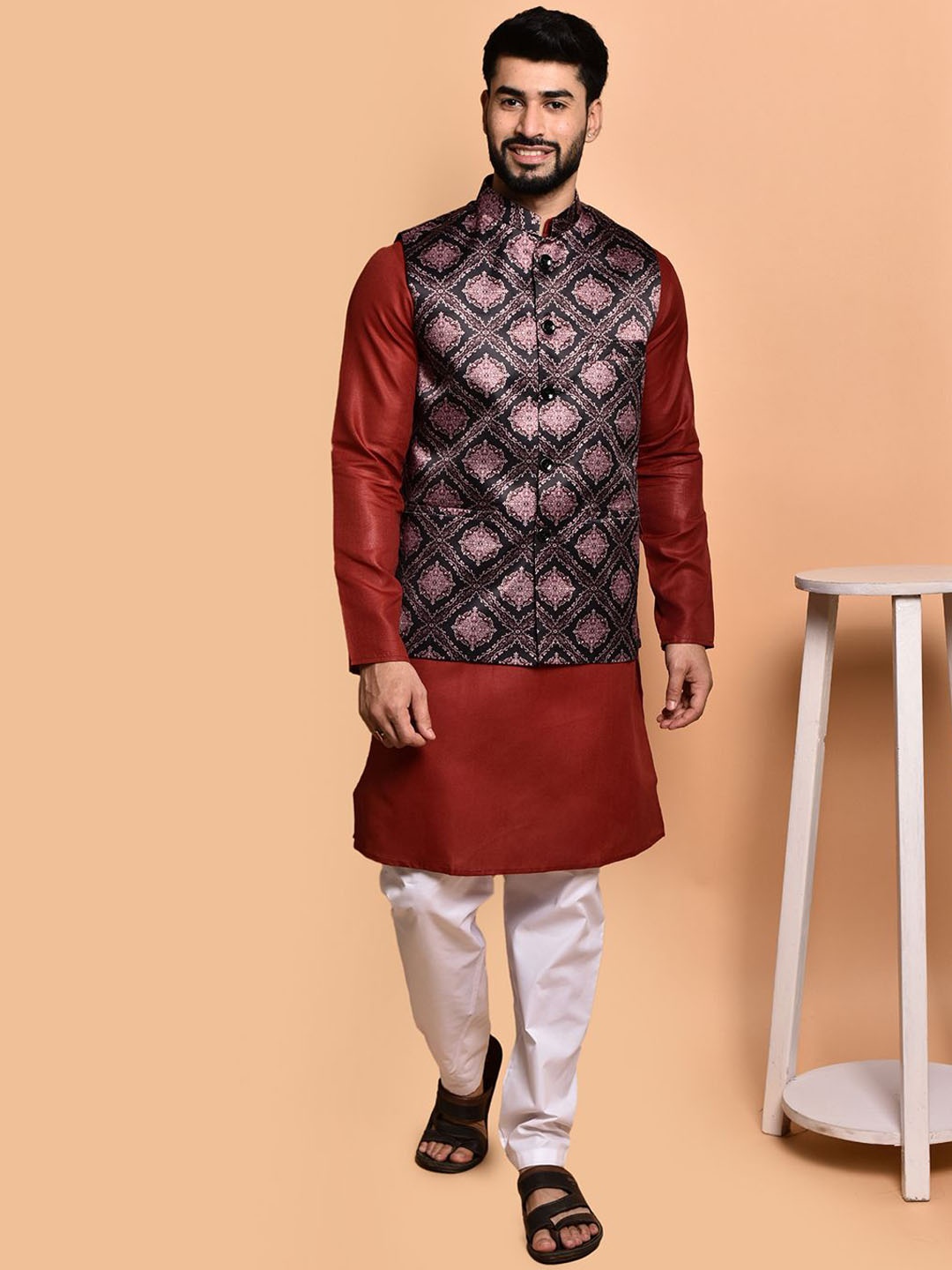 

PRINTINDIA Pure Cotton Mandarin Collar Straight Kurta with Trousers & Nehru Jacket, Maroon