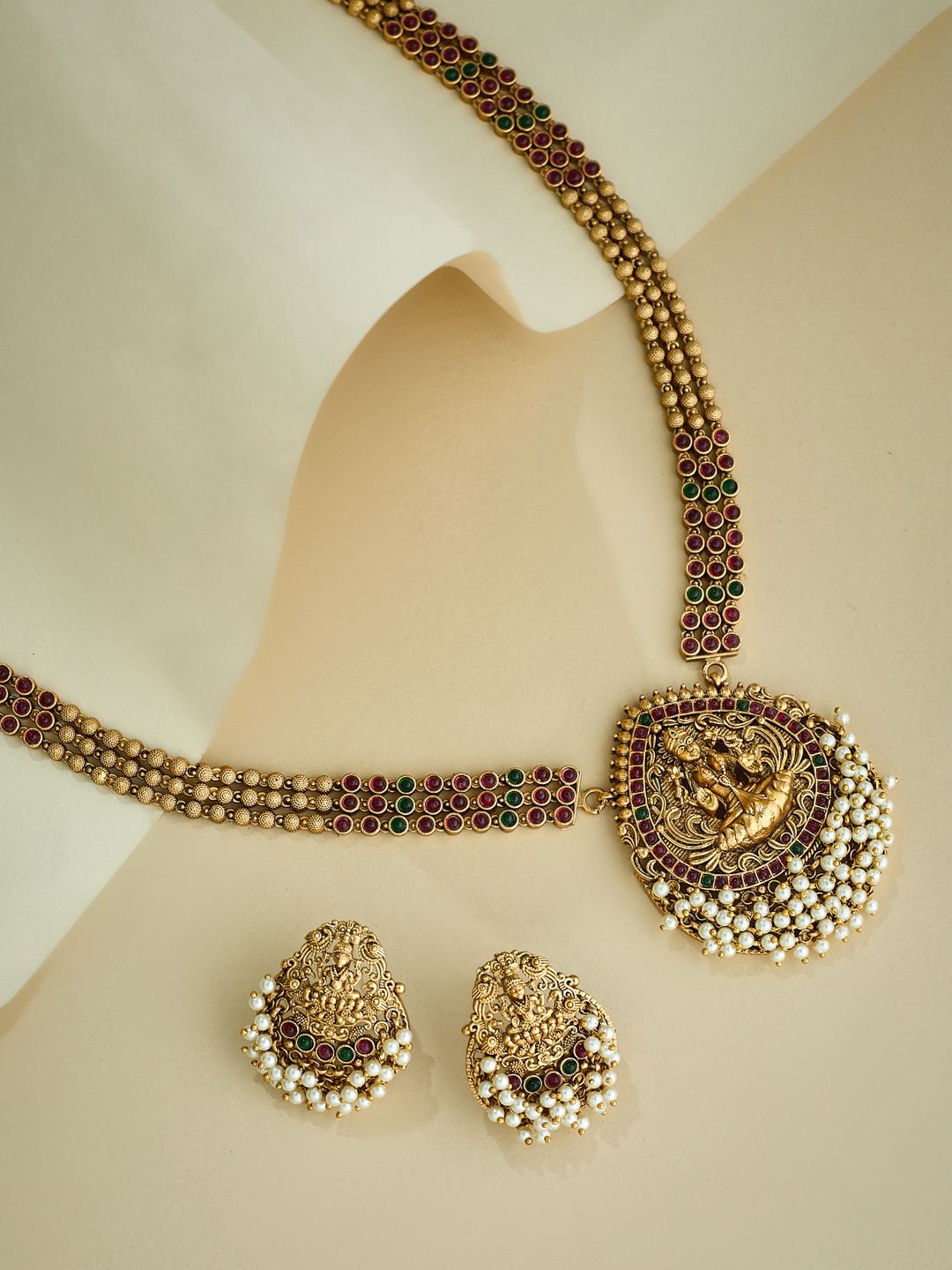 

Yinara Stone-Studded & Beaded Jewellery Set, Gold