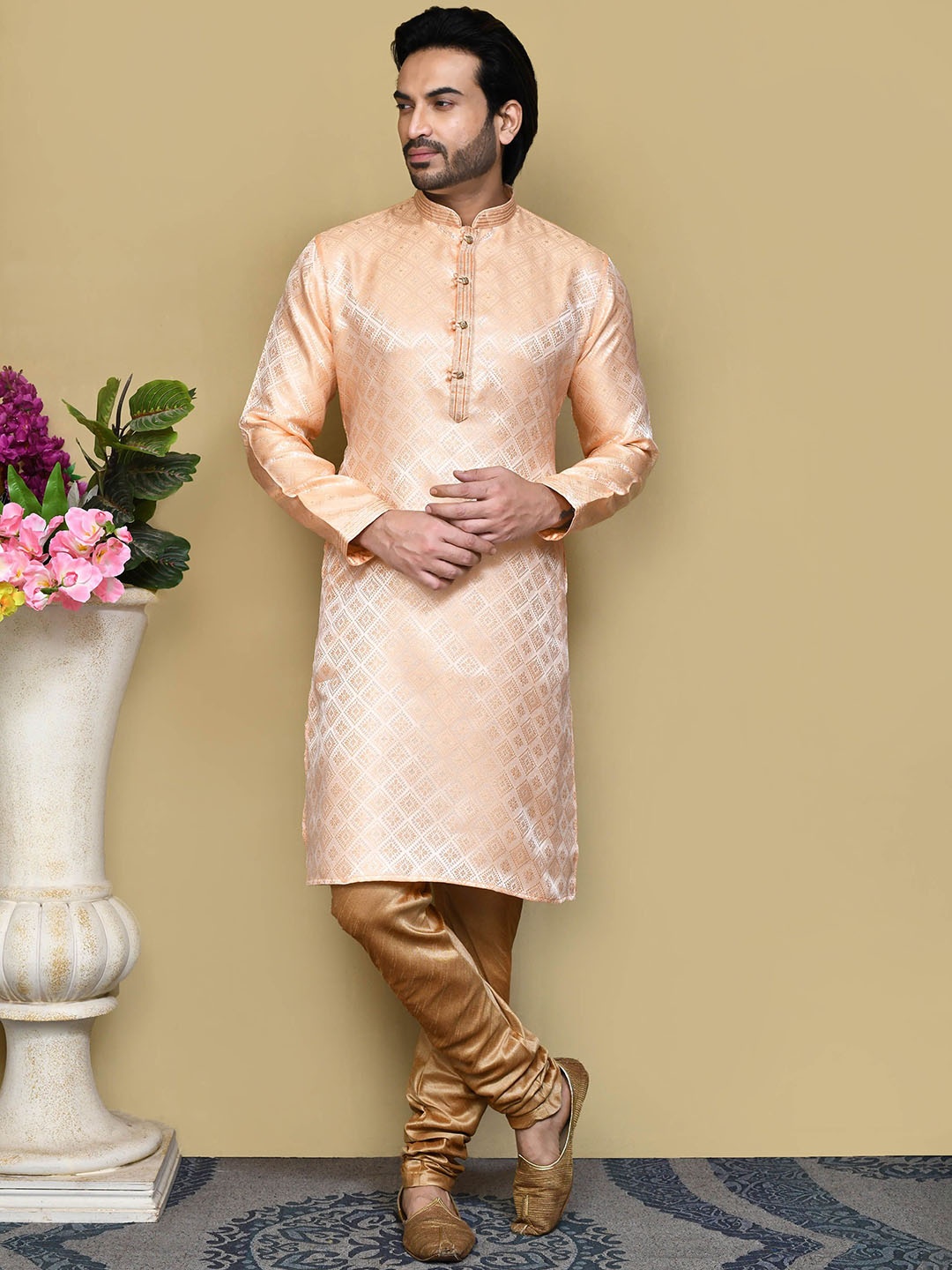 

RANAK Men Ethnic Motifs Woven Design Mandarin Collar Pure Cotton Straight Kurta, Peach