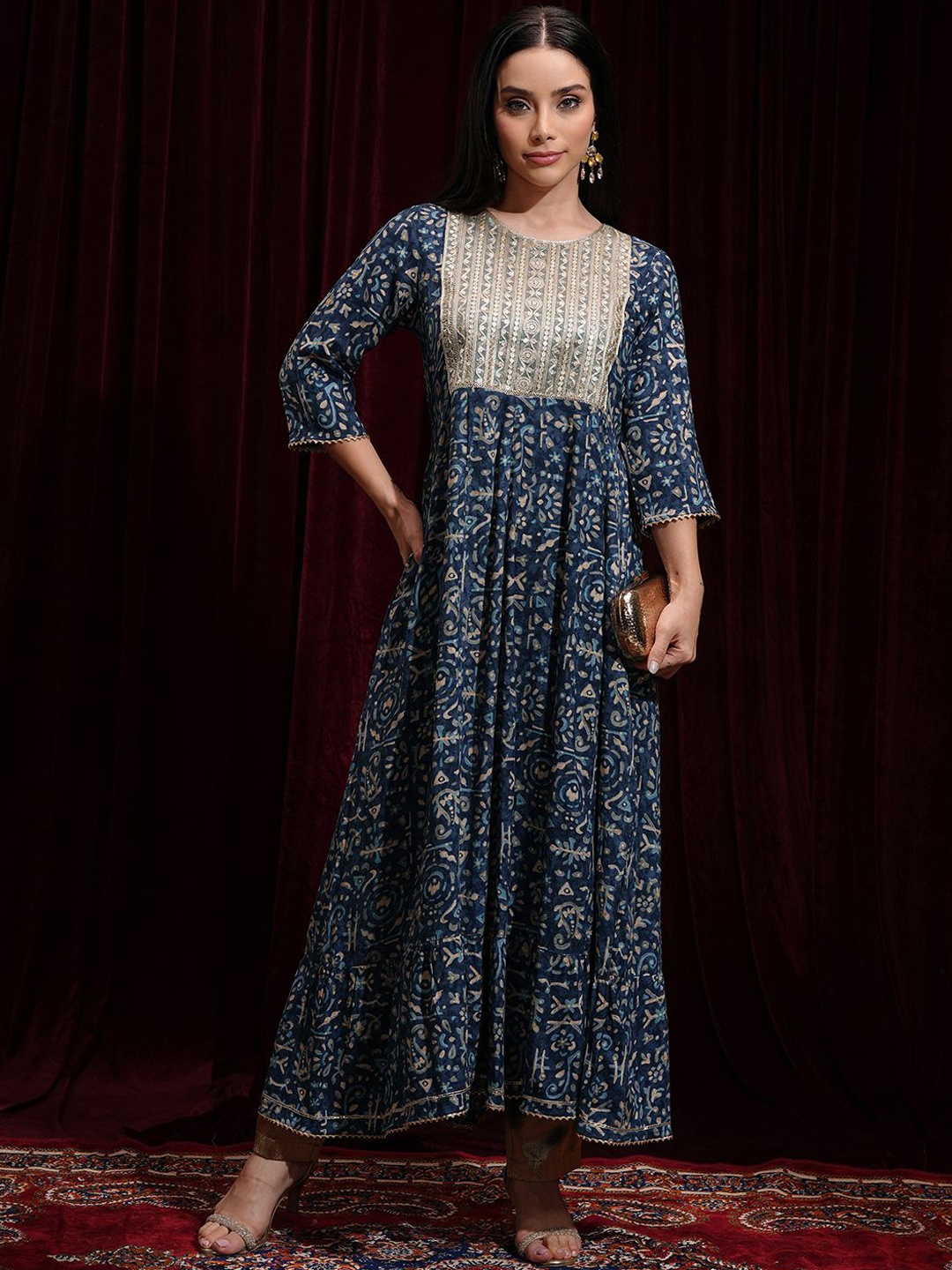 

Vishudh Floral Printed Sequinned Anarkali Kurta, Navy blue