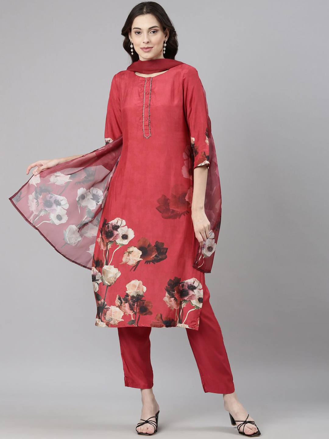 

Neerus Floral Embroidered Beads and Stones Kurta with Trouser & Dupatta, Red