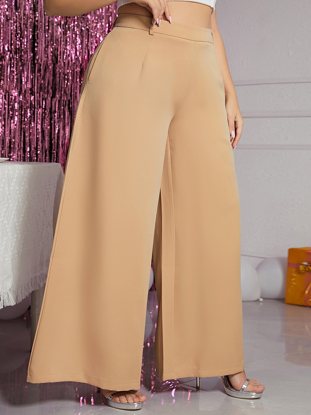 

LULU & SKY Women Loose Fit High-Rise Pleated Parallel Trousers, Khaki