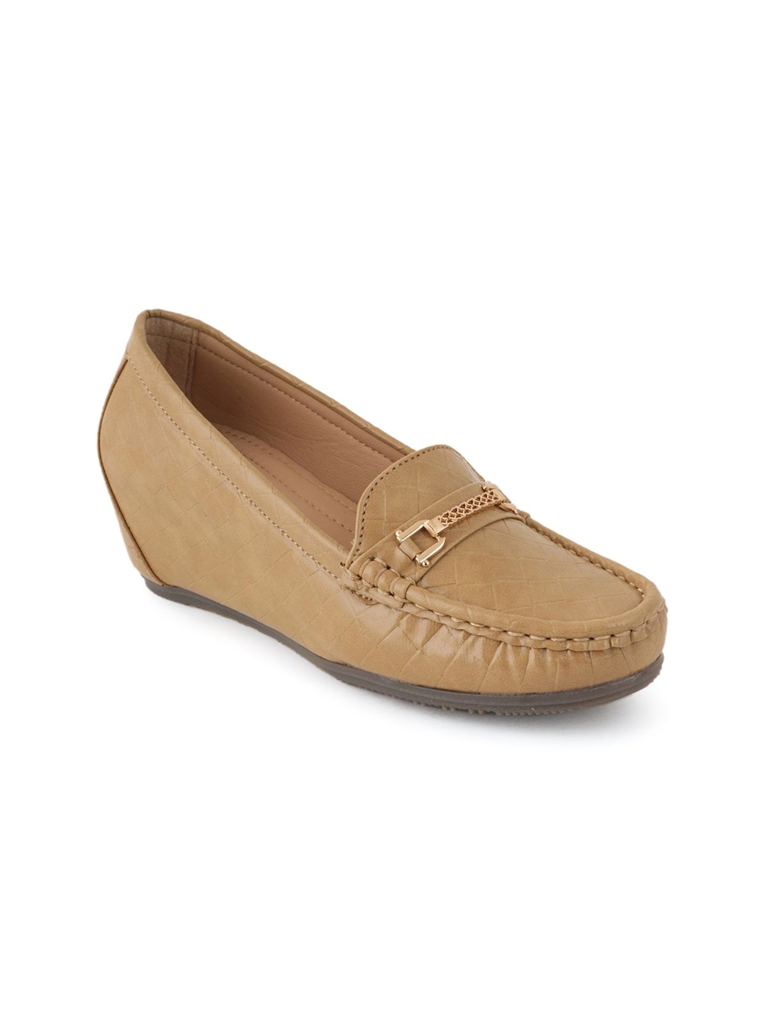 

SCENTRA Women Textured Loafers, Tan