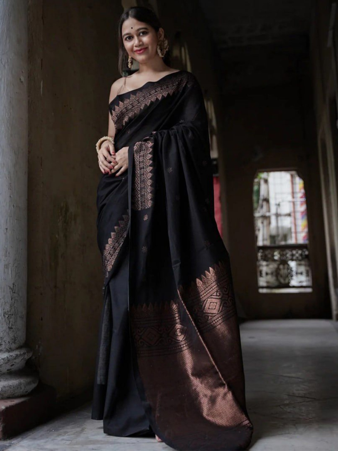 

Visit Wear Woven Design Pure Silk Banarasi Saree, Black