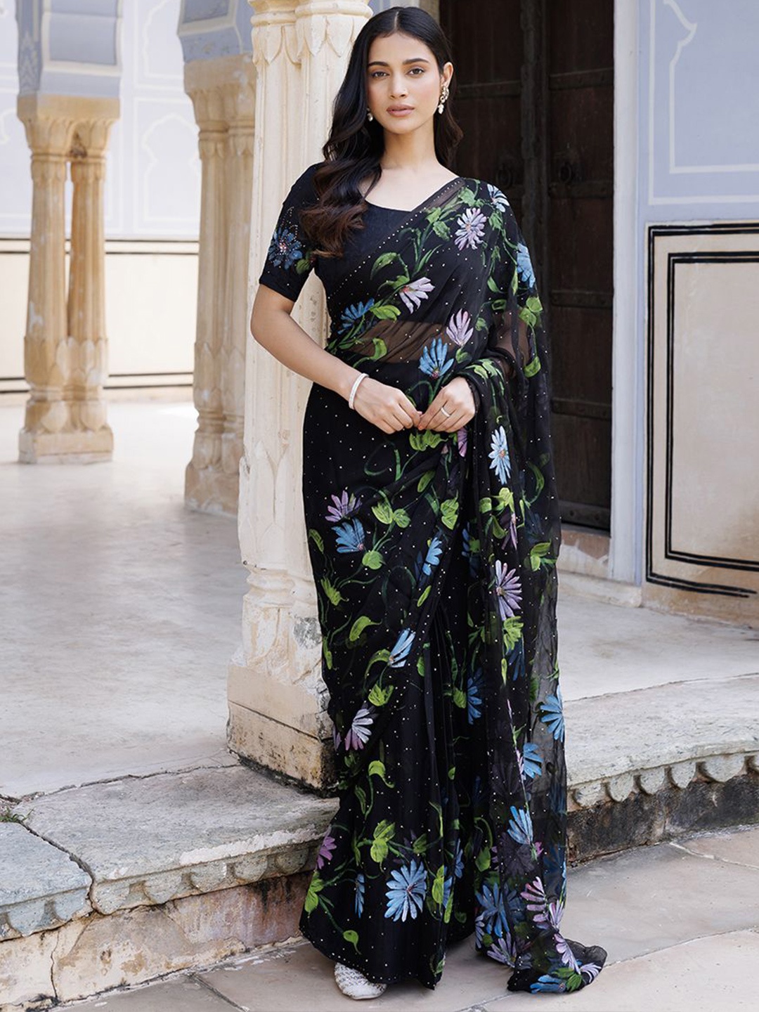 

Geroo Luxe Floral Printed Mukaish Pure Chiffon Ready to Wear Saree, Black