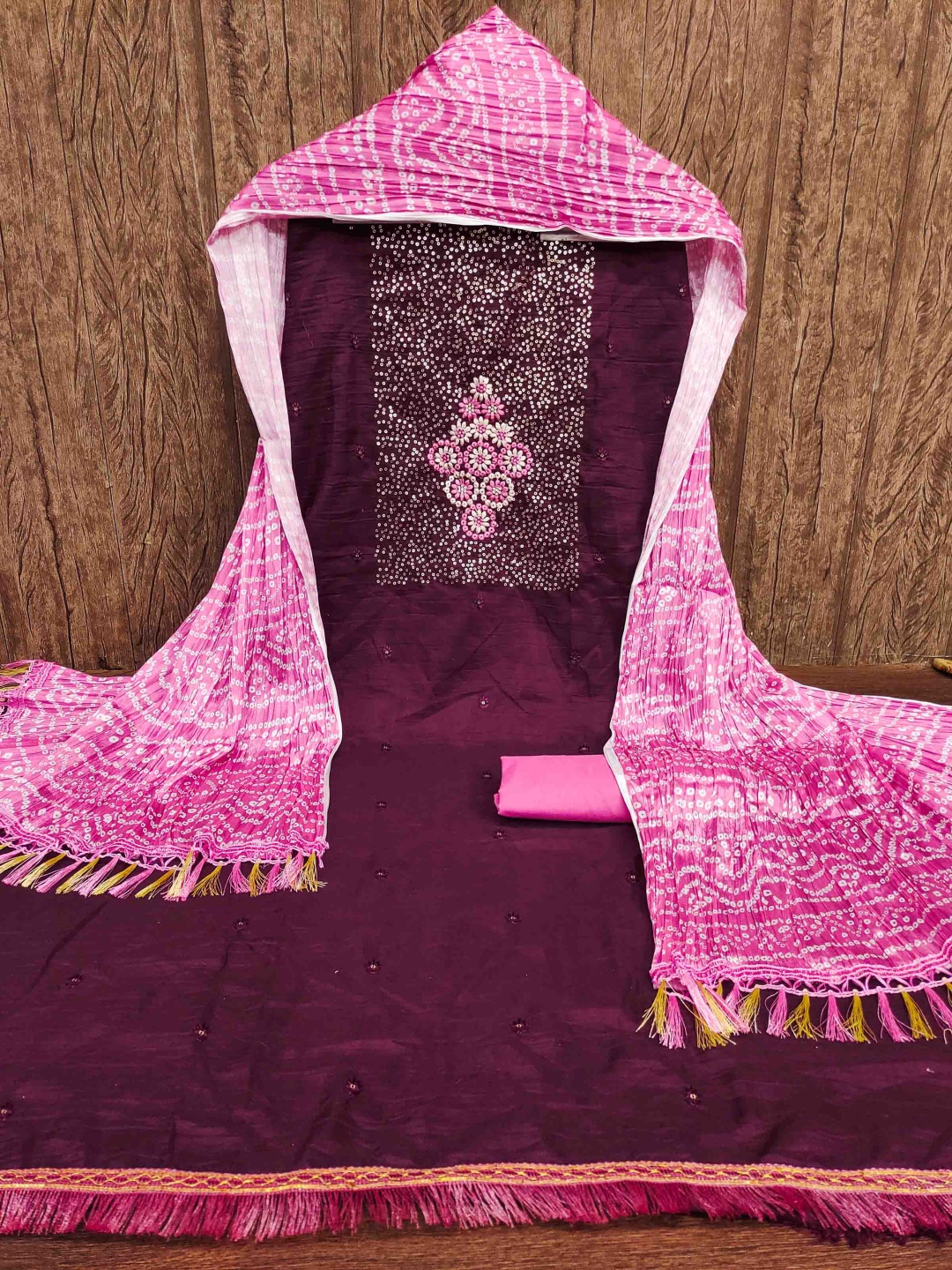 

Maroosh Floral Embroidered Sequinned Unstitched Dress Material, Magenta