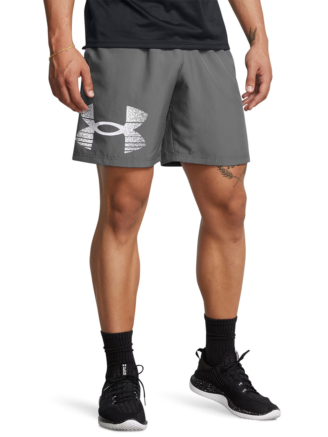 

UNDER ARMOUR Men Brand Logo Print Moisture-Wicking Loose Fit Tech Training Shorts, Grey