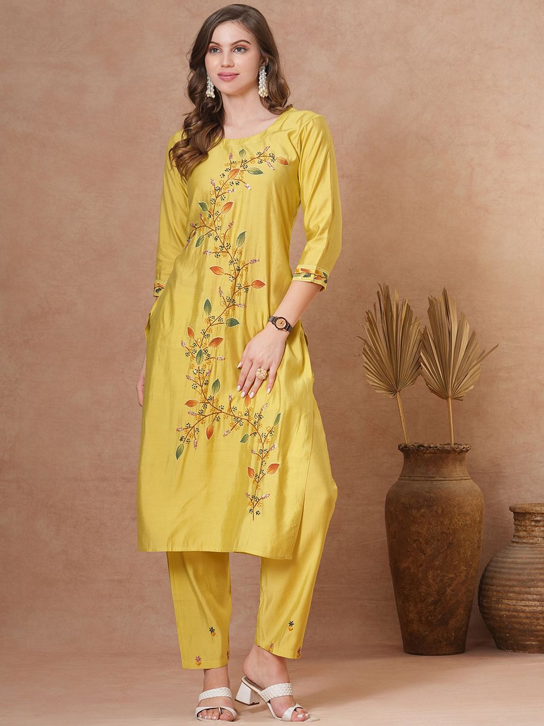 

FASHOR Floral Printed Sequinned Straight Kurta With Trousers, Yellow