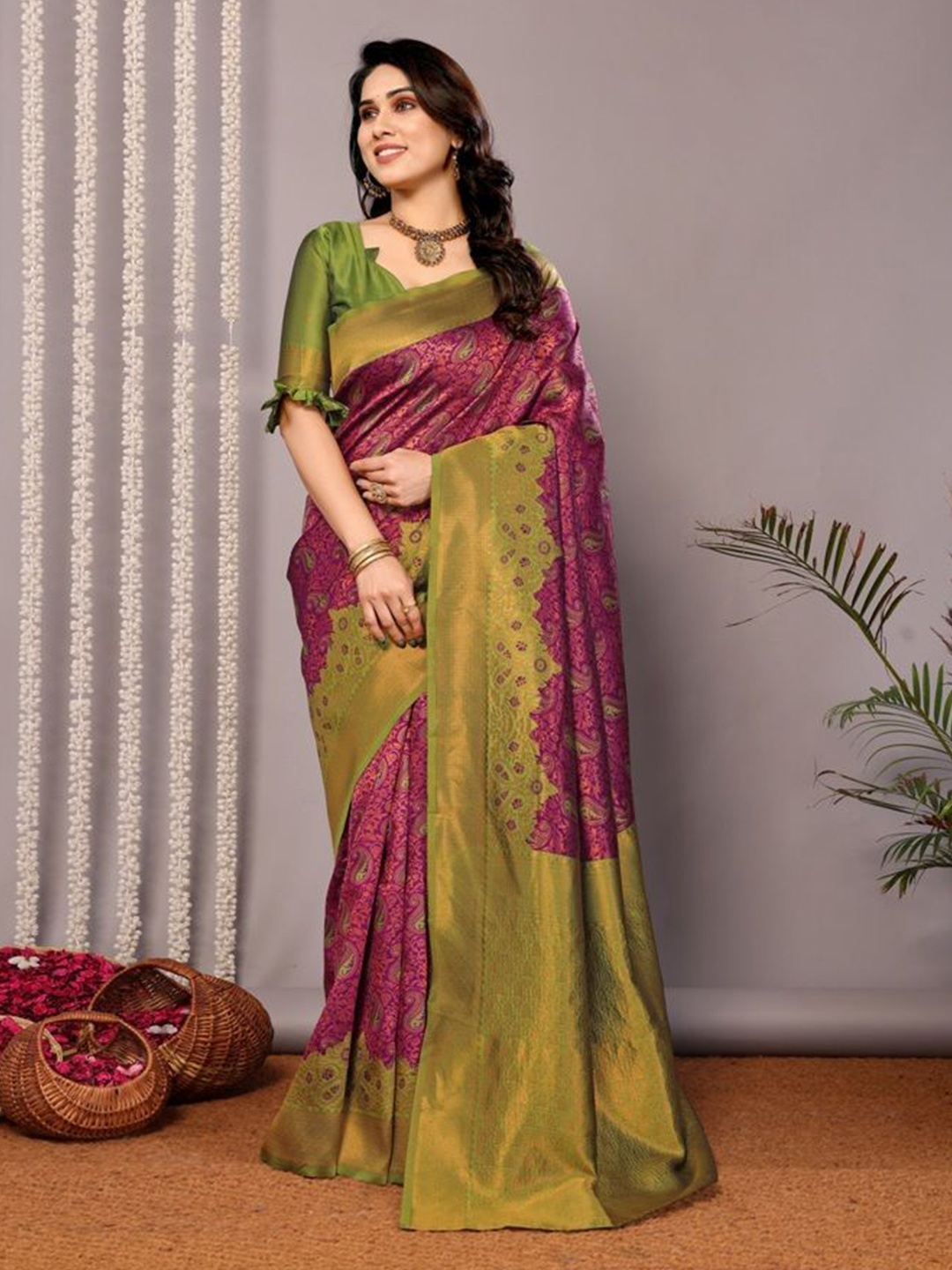 

RASVRITI Woven Design Zari Banarasi Saree, Violet