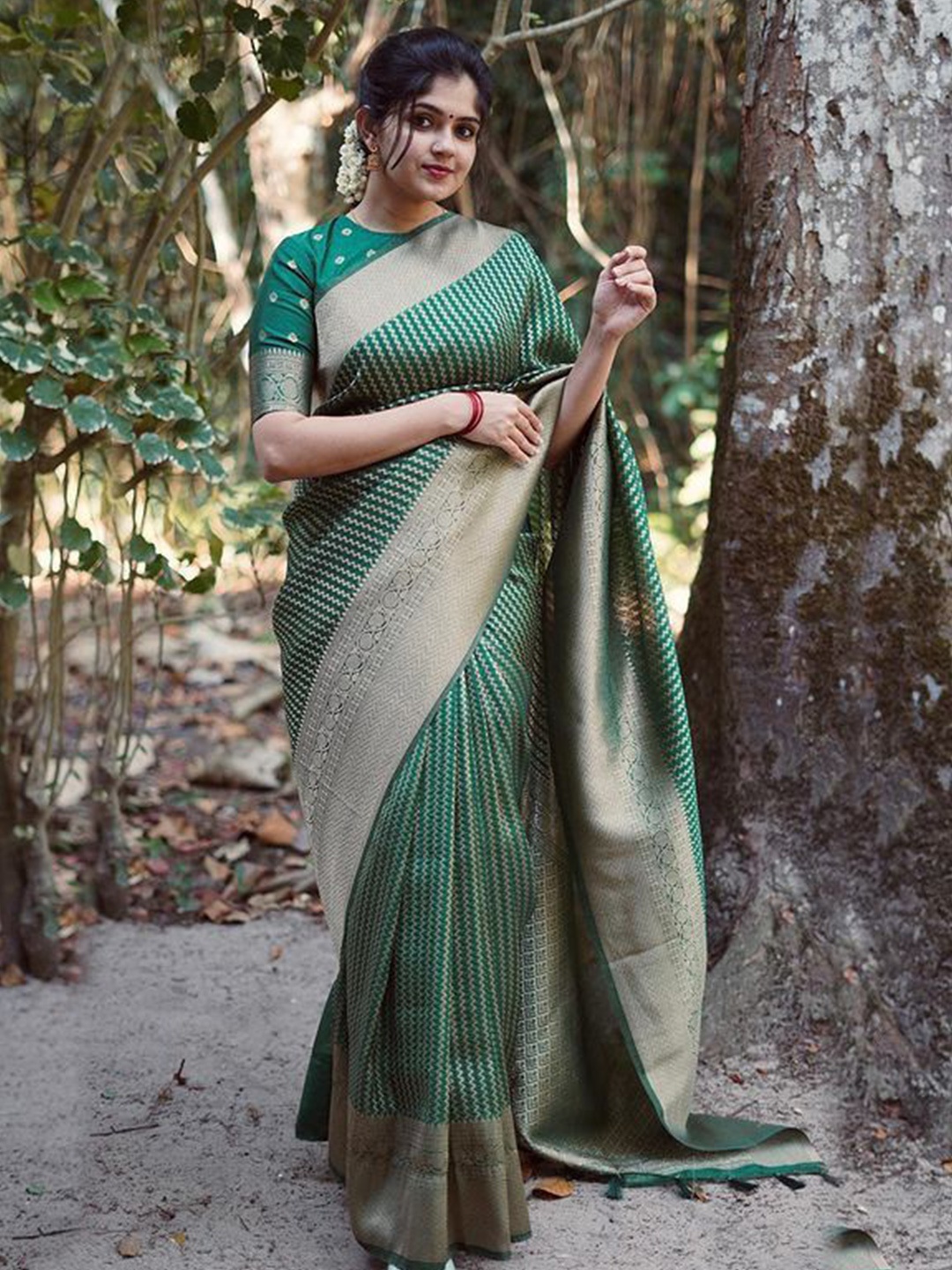 

Fashion Booms Ethnic Motifs Woven Design Zari Pure Silk Banarasi Saree, Green