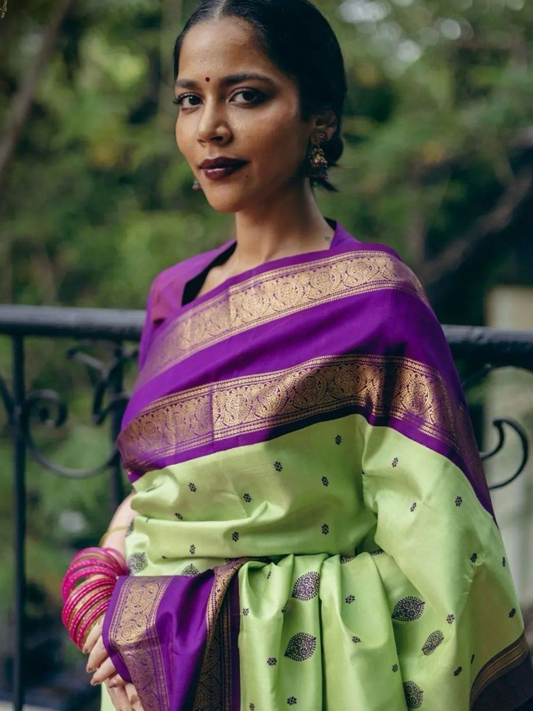 

Fashion Booms Ethnic Motifs Zari Pure Silk Banarasi Saree, Green