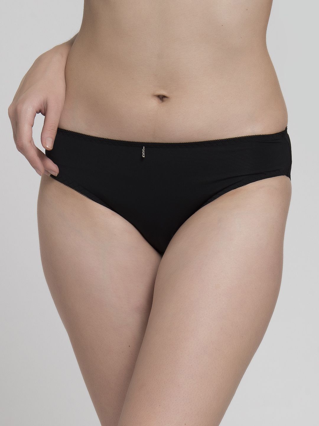 

MAKCLAN Women Low-Rise Basic Brief, Black