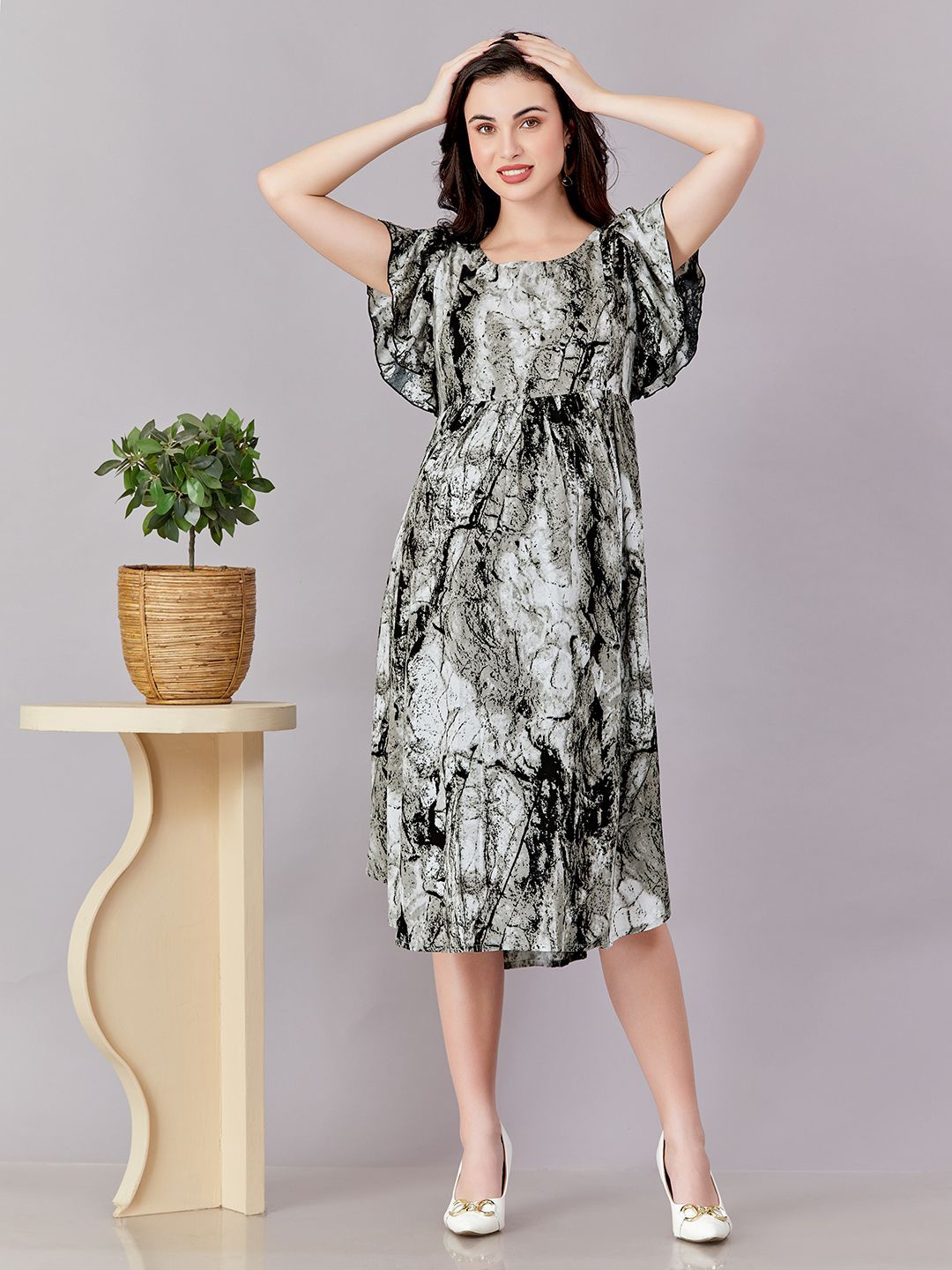 

LOVELY MOM'S Women Printed Flutter Sleeves Maternity Fit & Flare Dress, Grey