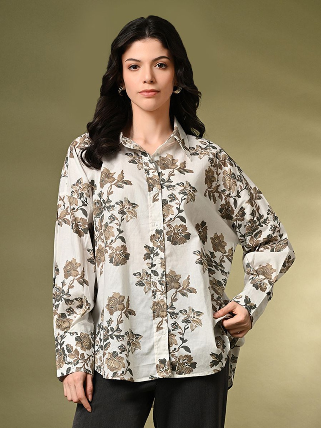 

PRETTY LOVING THING Women Floral Printed Relaxed Fit Pure Cotton Casual Shirt, Green