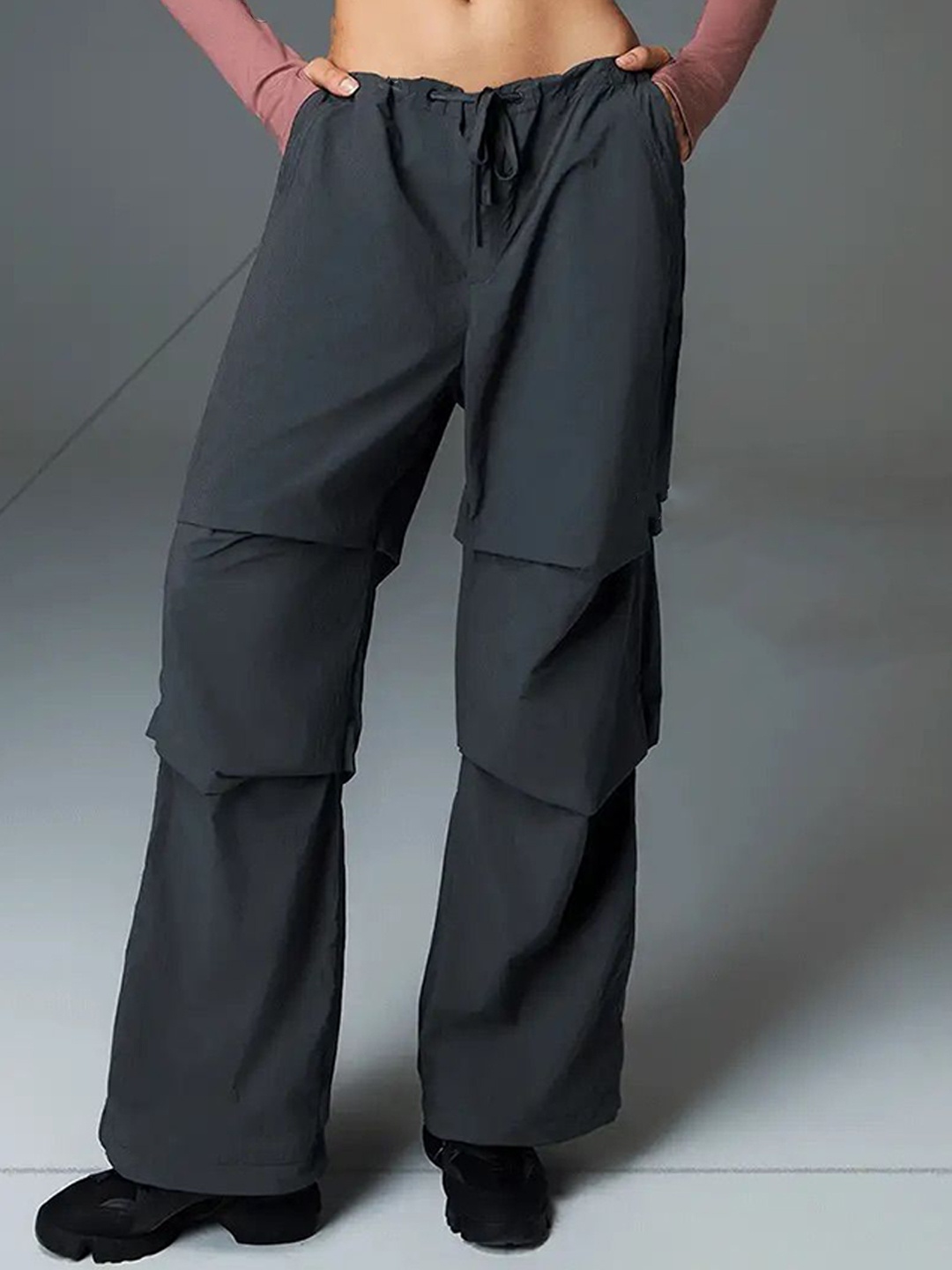 

SAAHASAM Women Striped Relaxed Loose Fit Trousers, Grey