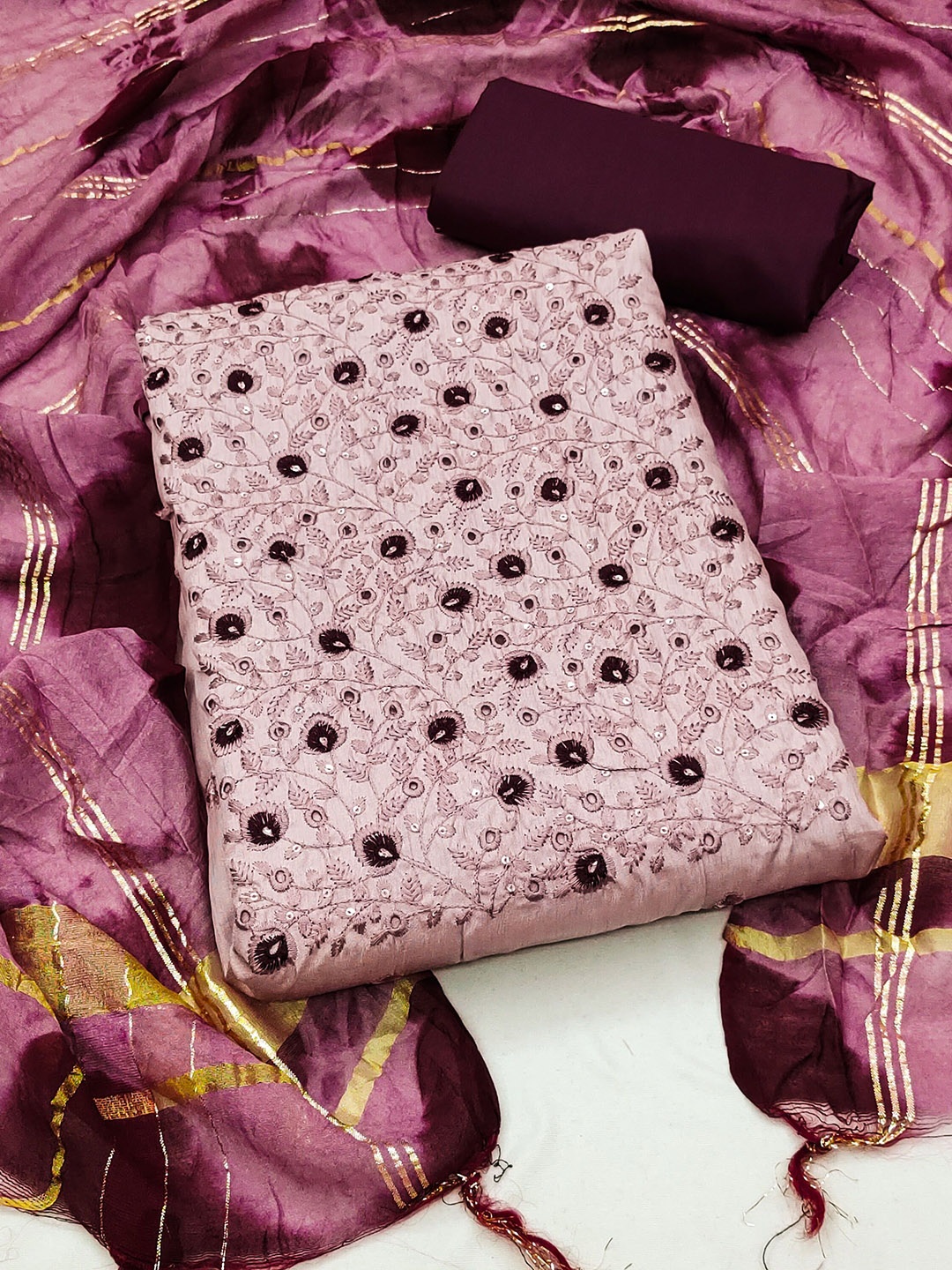 

Maroosh Floral Embroided Unstitched Dress Material, Pink