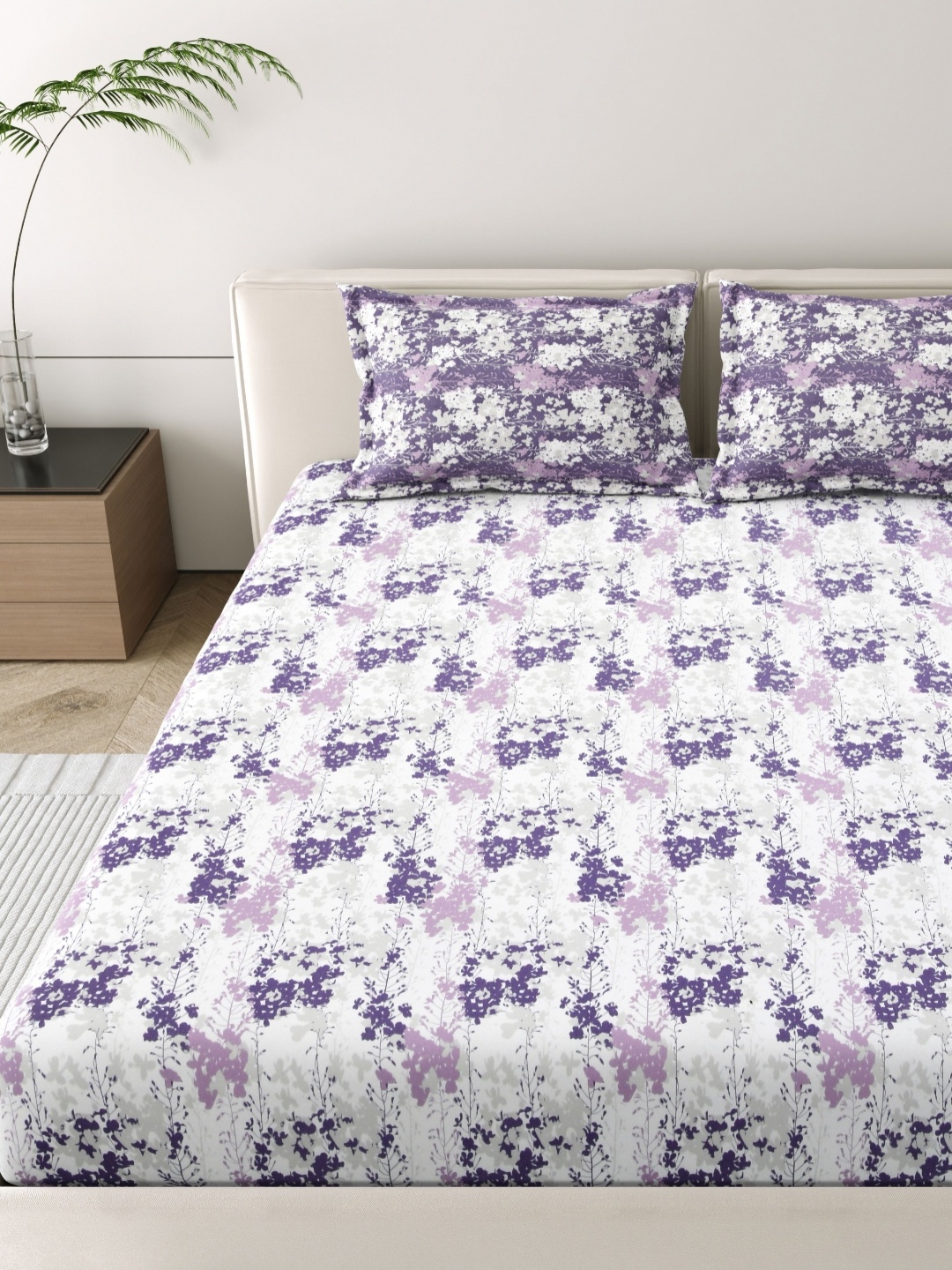 

MAFATLAL White & Purple Floral Printed Pure Cotton 186 TC King Bedsheet Set 2.74 x 2.74 m