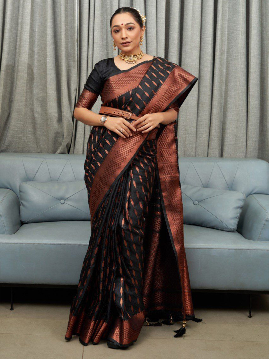 

Fashion Booms Woven Design Zari Pure Silk Banarasi Saree, Black