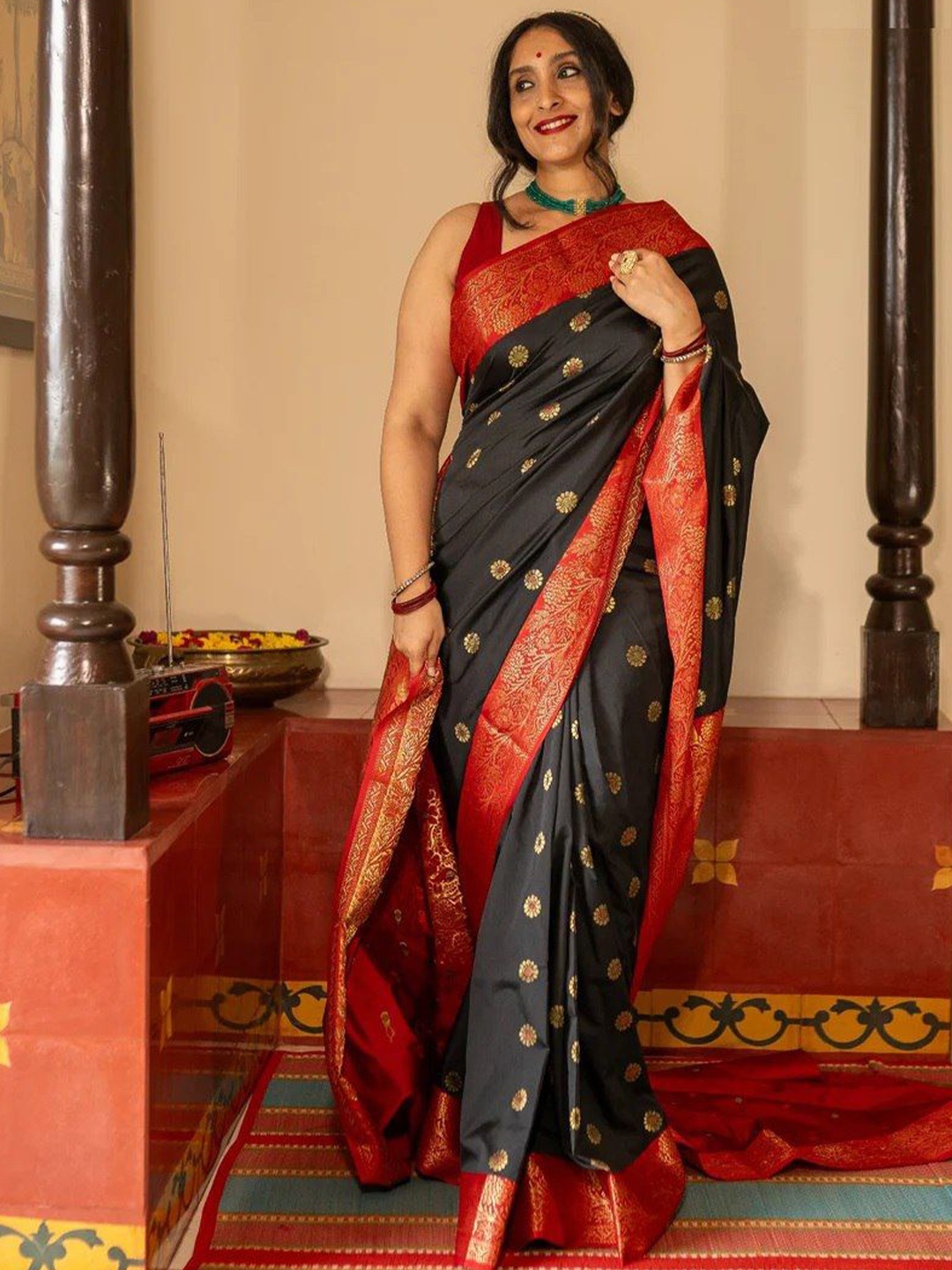 

Visit Wear Ethnic Motifs Zari Pure Silk Banarasi Saree, Black
