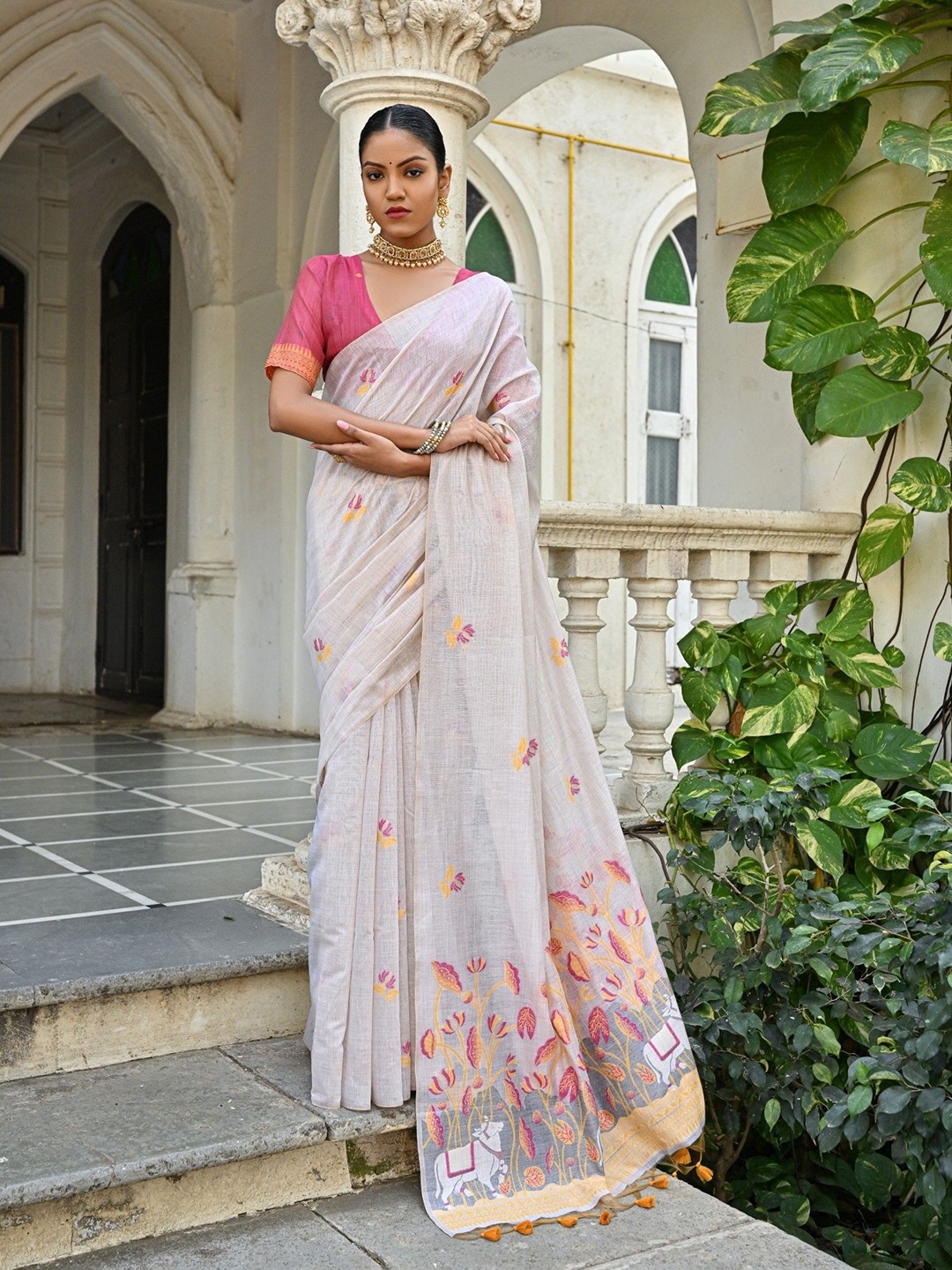 

Kandora Woven Design Pure Silk Muga Saree, White