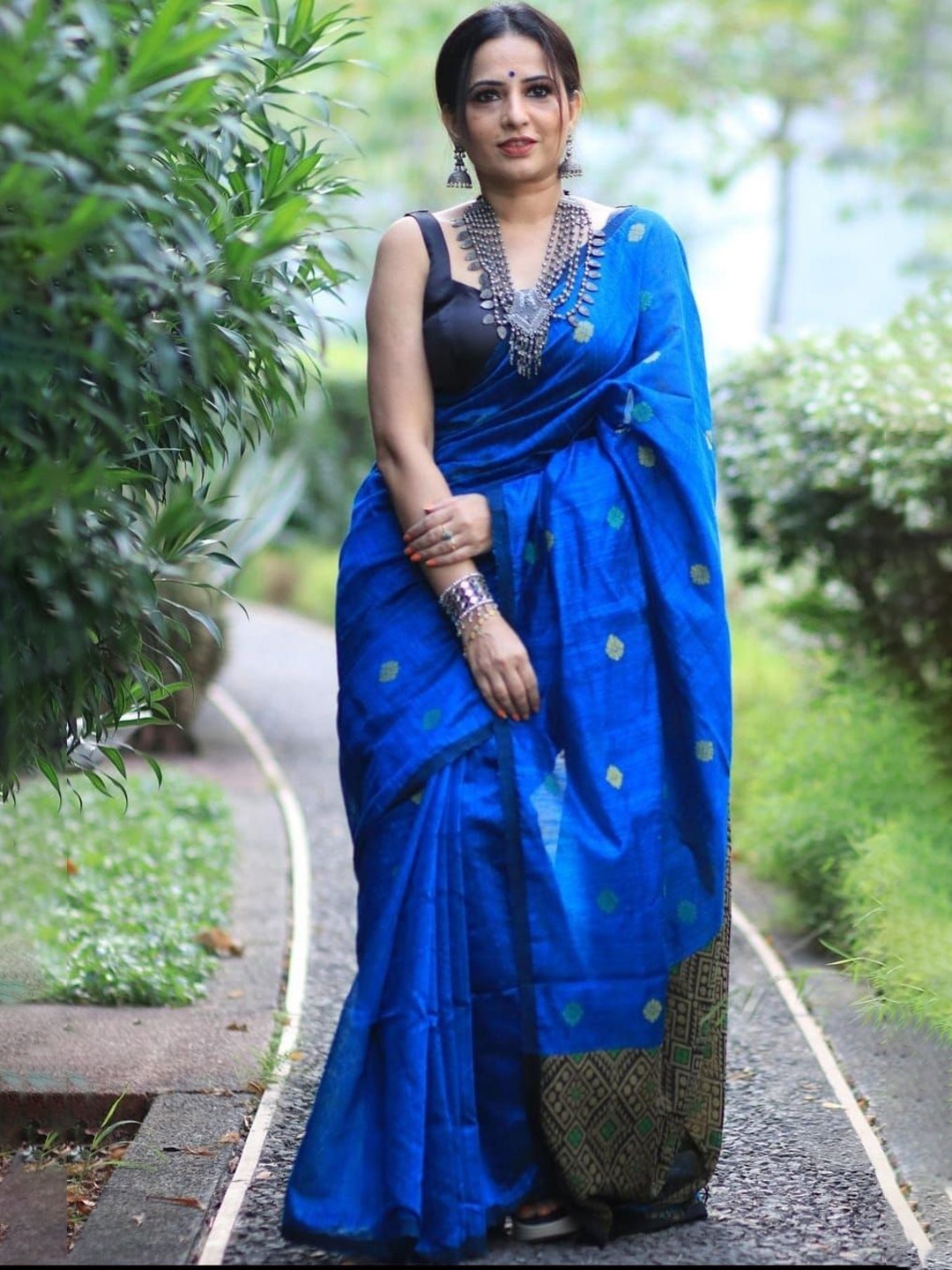 

Visit Wear Woven Design Zari Banarasi Saree, Blue