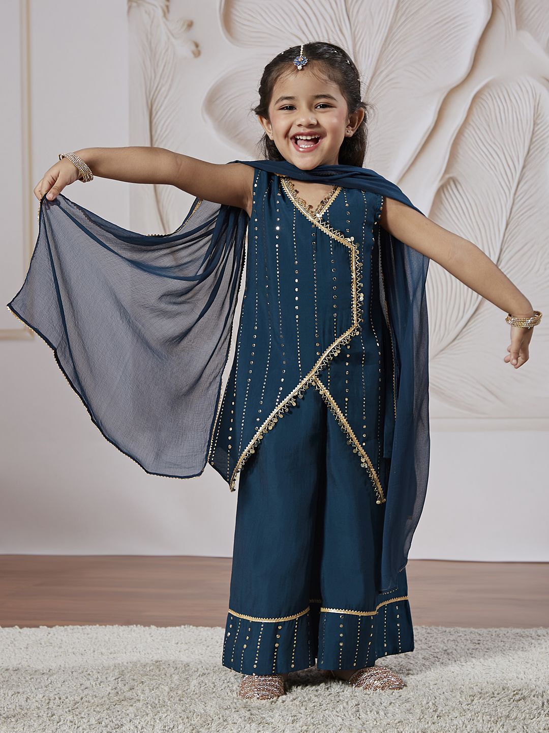 

VASTRAMAY Girls Ethnic Motifs Printed Straight Kurta with Palazzos & Dupatta, Turquoise blue