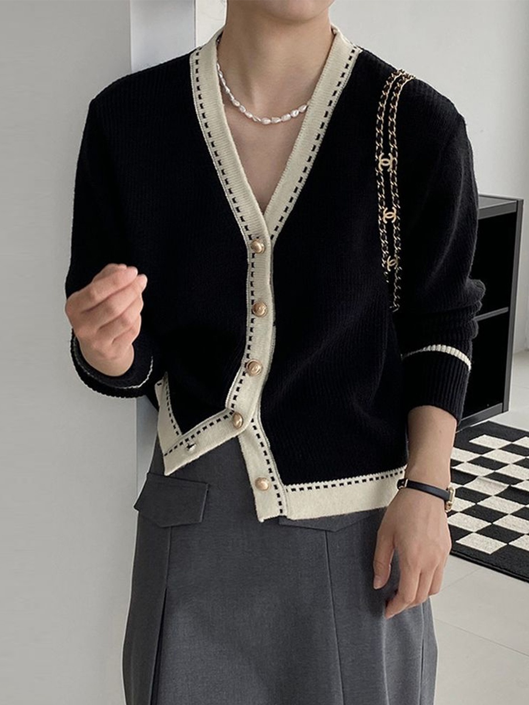 

LULU & SKY Women V-Neck Long Sleeves Cardigan, Black