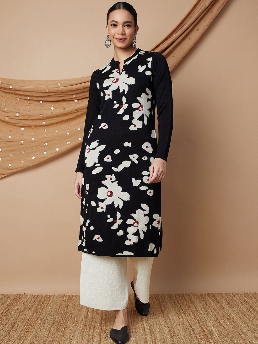 

Melange by Lifestyle Floral Mandarin Collar Acrylic Kurta, Black