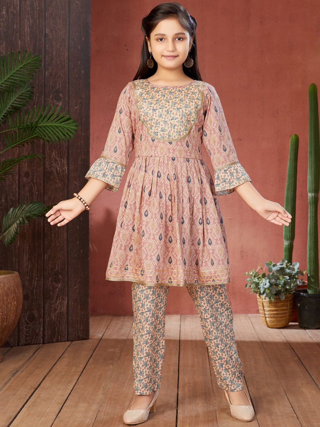 

Sangria Girls Ethnic Motifs Printed With Gota Lace A Line Kurti & Trousers, Peach