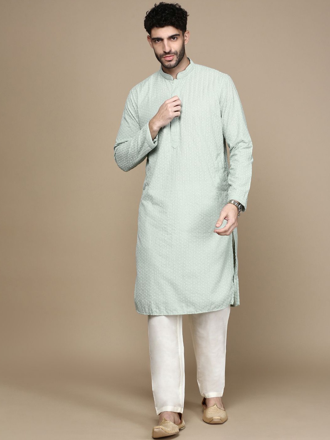 

Rishika Geometric Embroidered Mandarin Collar Long Sleeves Pure Cotton Straight Kurta, Green