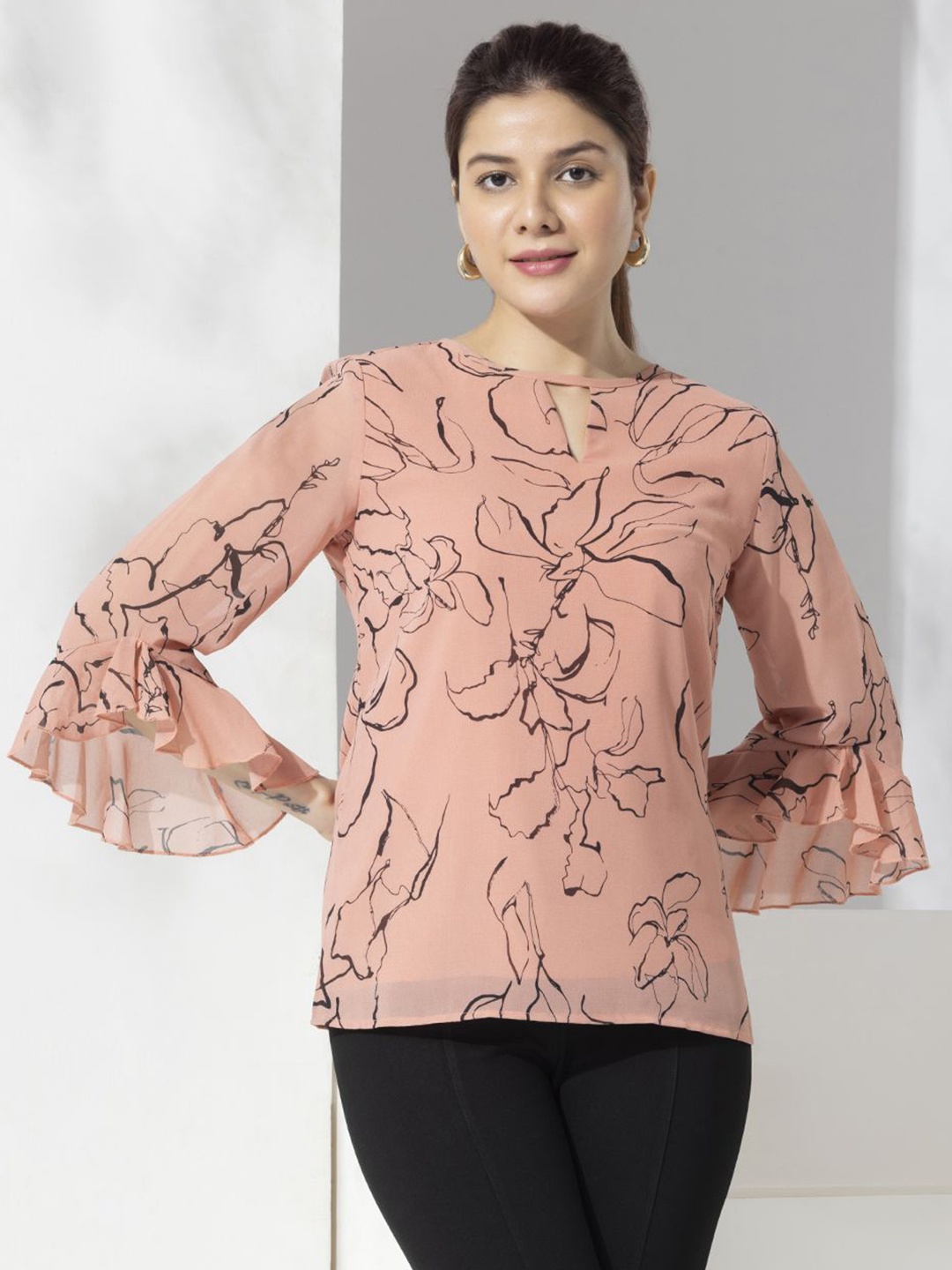 

Aumbe Floral Print Bell Sleeve Velvet Top, Pink