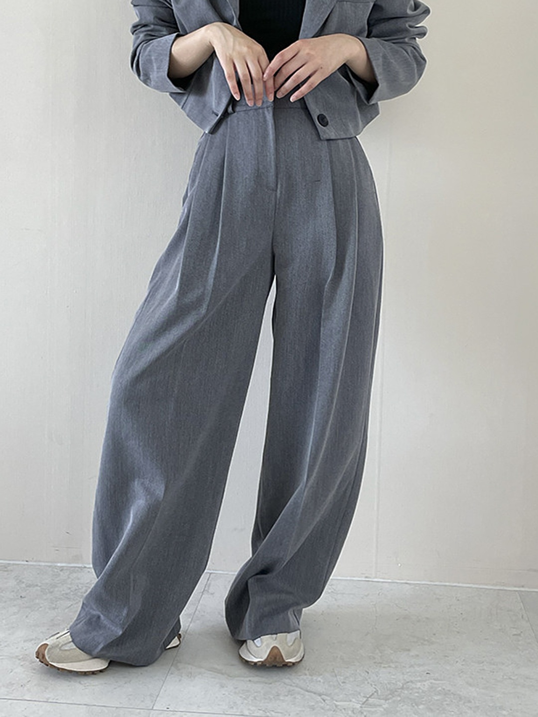 

LULU & SKY Women Loose Fit High-Rise Pleated Trousers, Grey