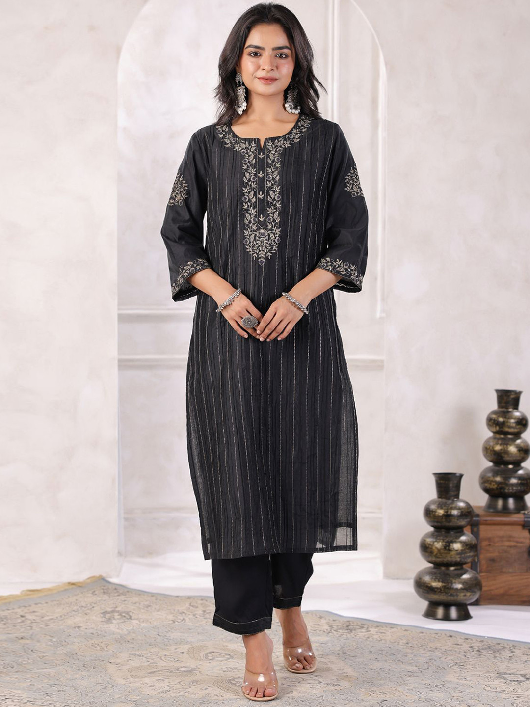 

Geroo Luxe Floral Embroidered Chanderi Cotton A-Line Kurta With Trouser, Black